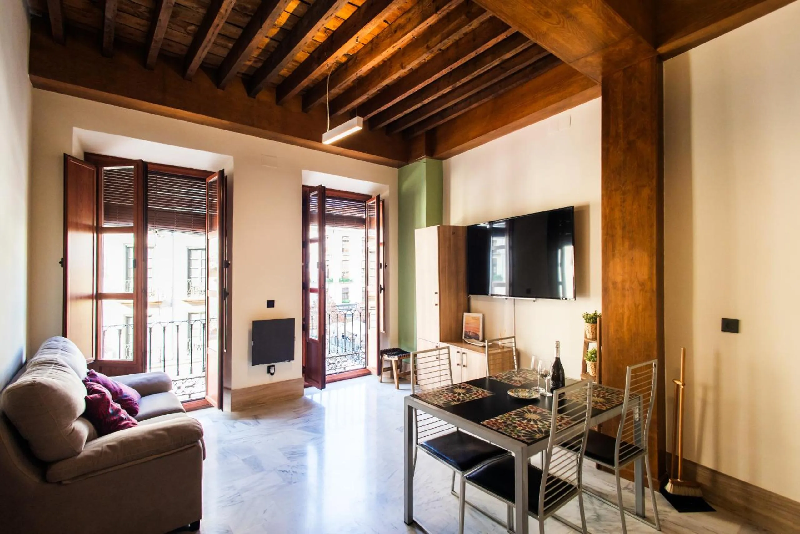 Dining area in Apartamentos Reyes Católicos