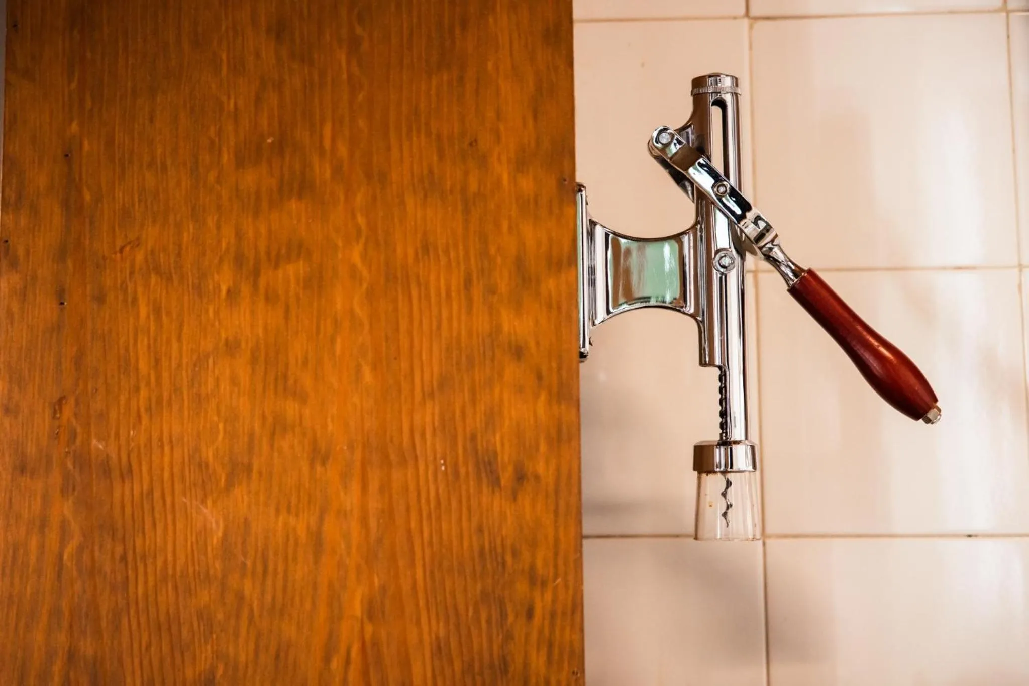 Decorative detail in Apartamentos Reyes Católicos