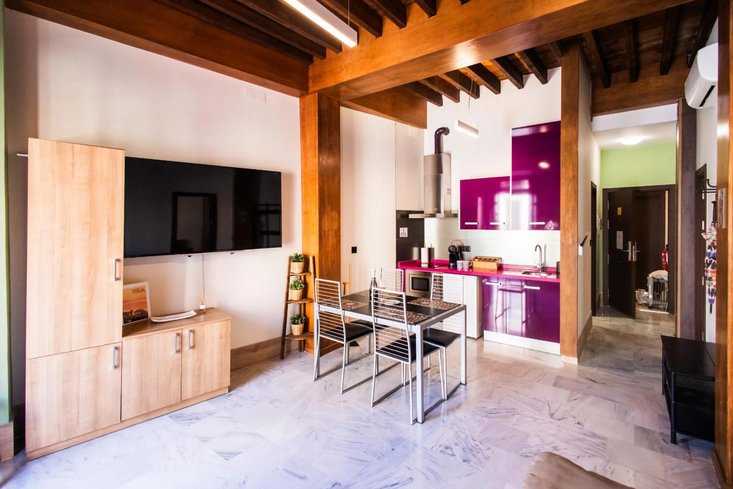 Dining area in Apartamentos Reyes Católicos