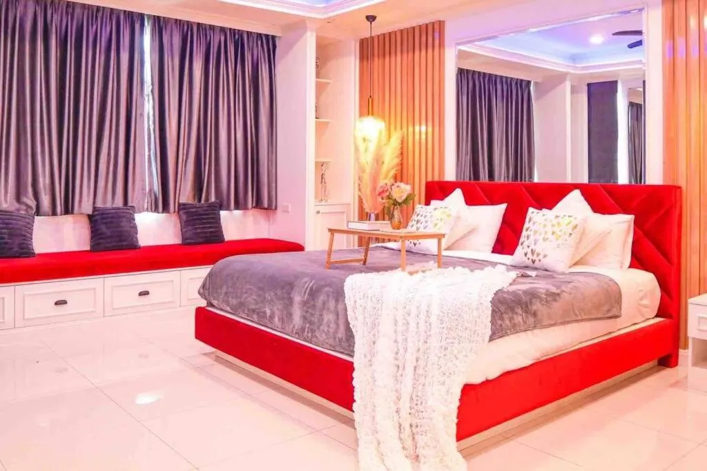Bed in Pattaya Pool Villa-Exquisite Pool Villa H