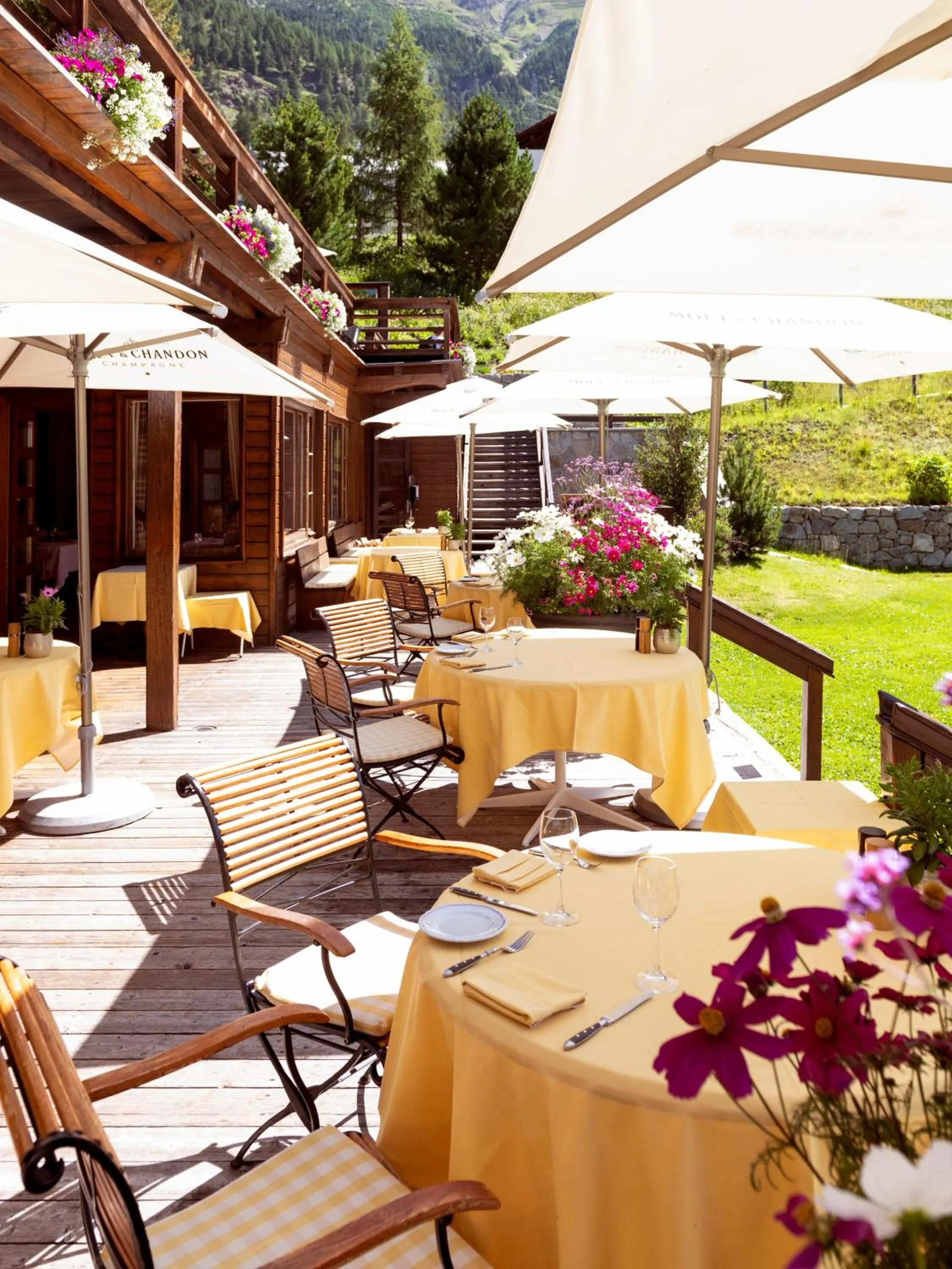 Restaurant/places to eat in Grand Hotel Kronenhof