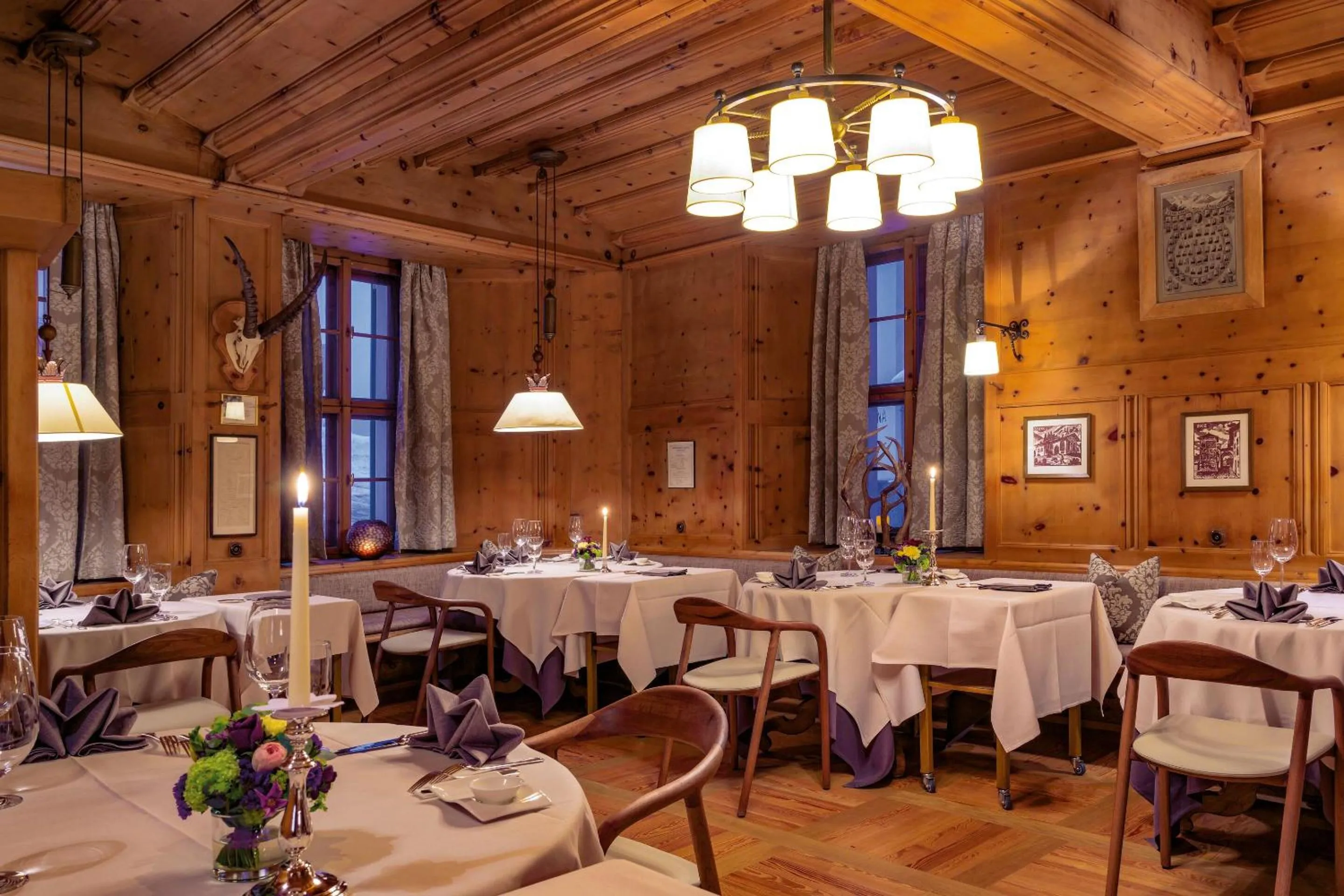 Restaurant/places to eat in Grand Hotel Kronenhof