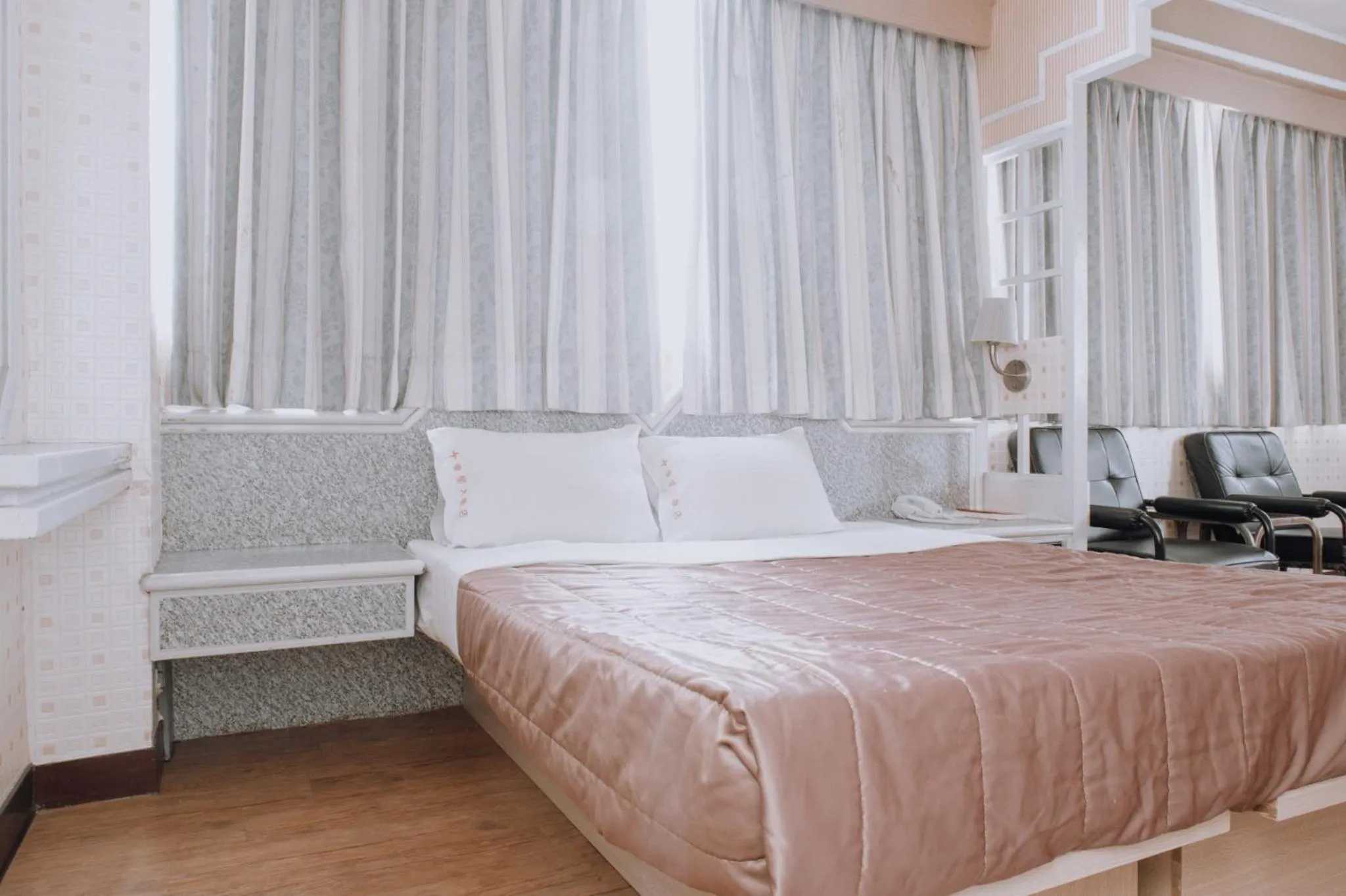 Bed in Tong Hsin Hotel