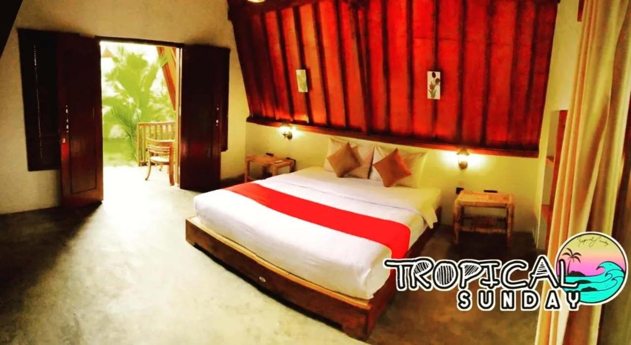 Bed in Tropical Sunday Bungalow - Surf And Stay
