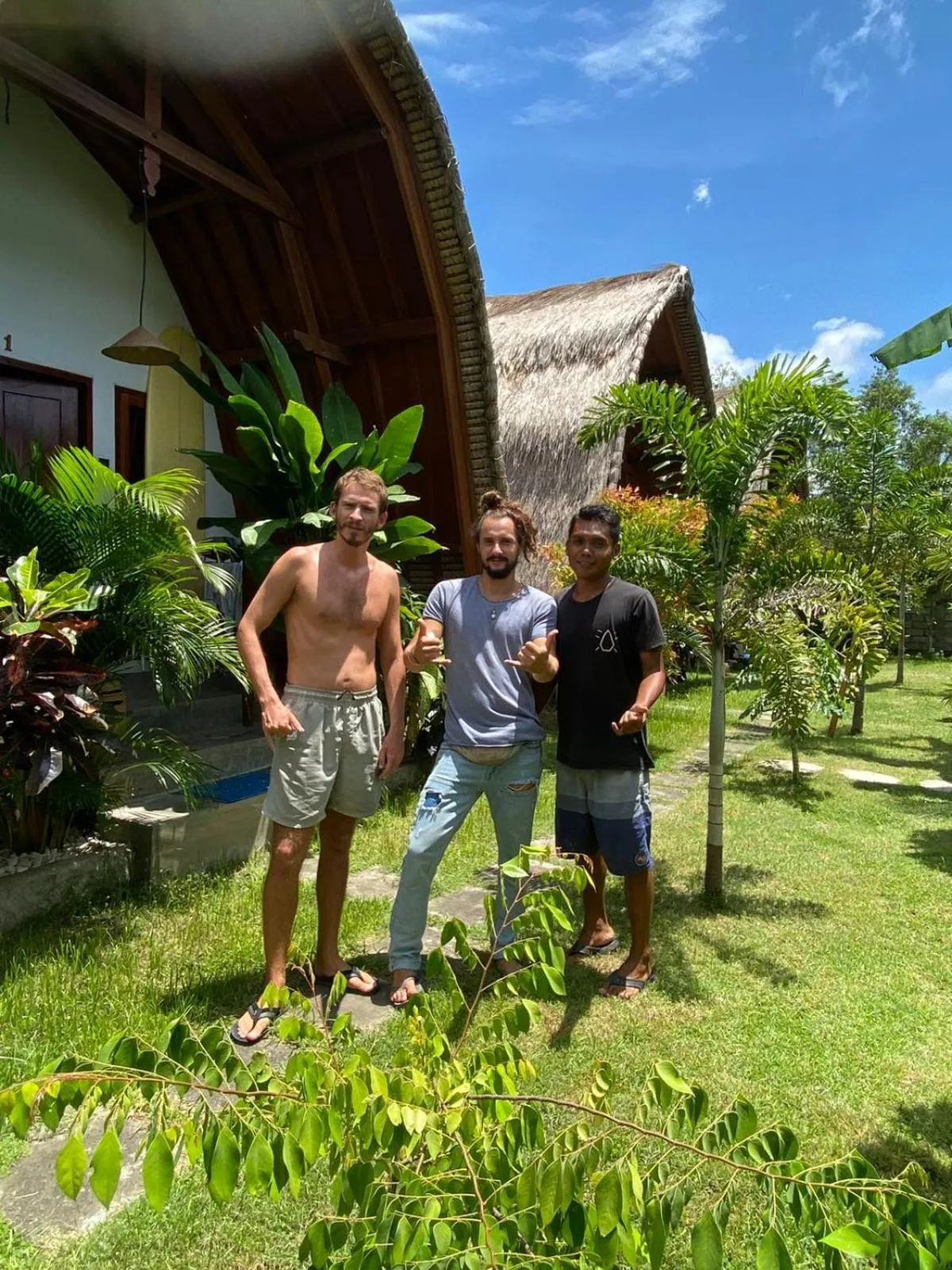 Tropical Sunday Bungalow - Surf And Stay