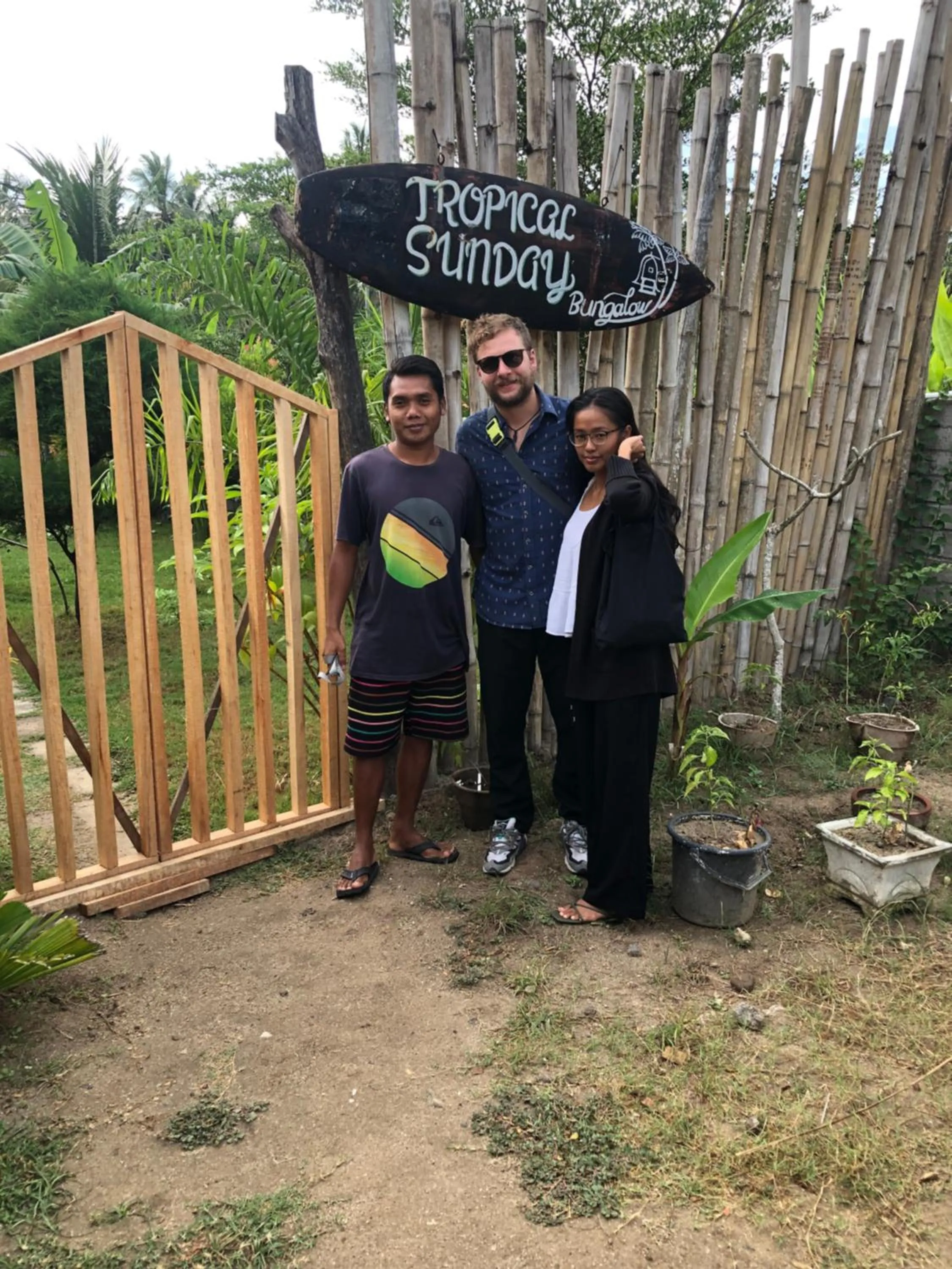 Tropical Sunday Bungalow - Surf And Stay