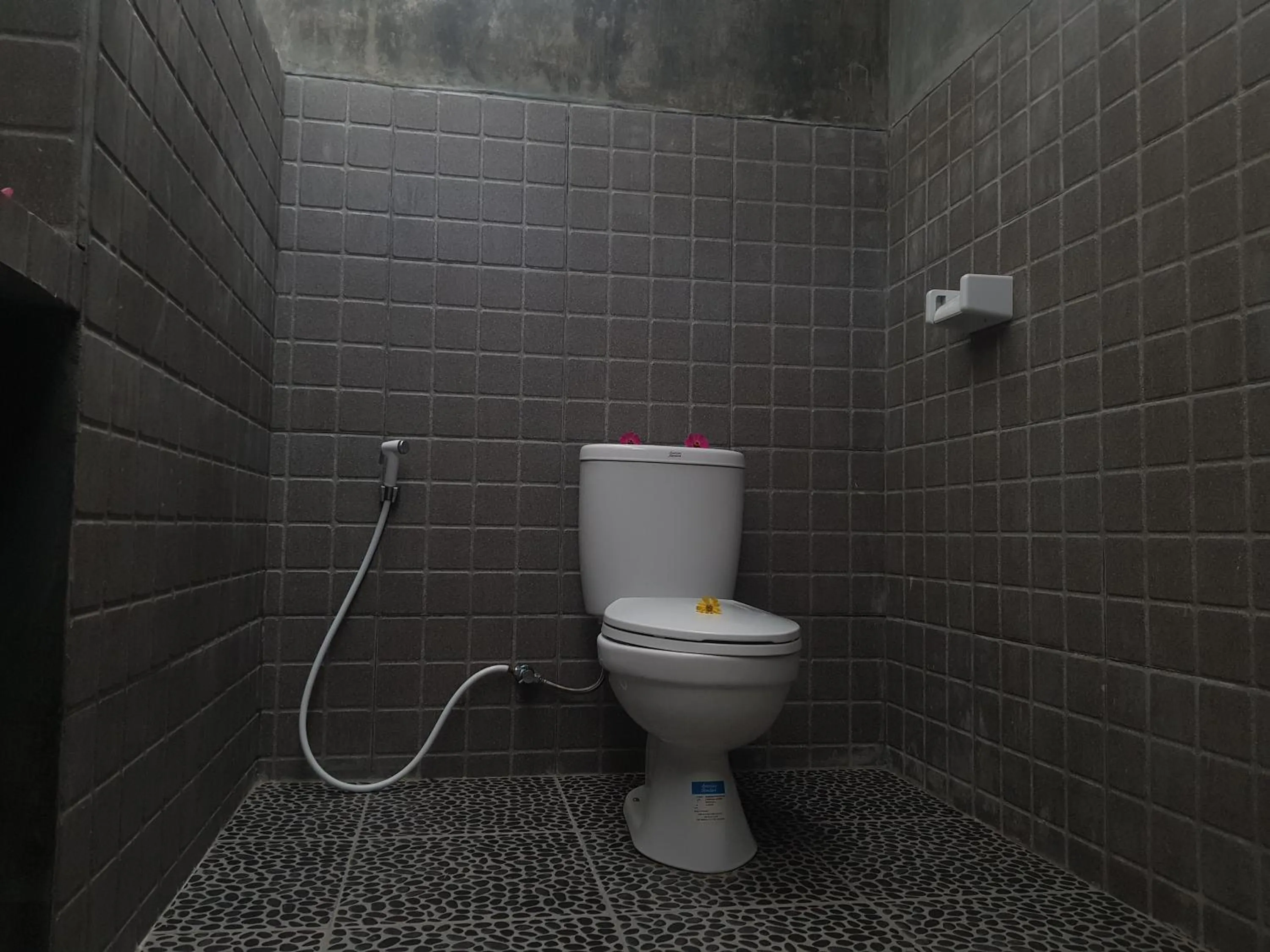 Bathroom in Tropical Sunday Bungalow - Surf And Stay