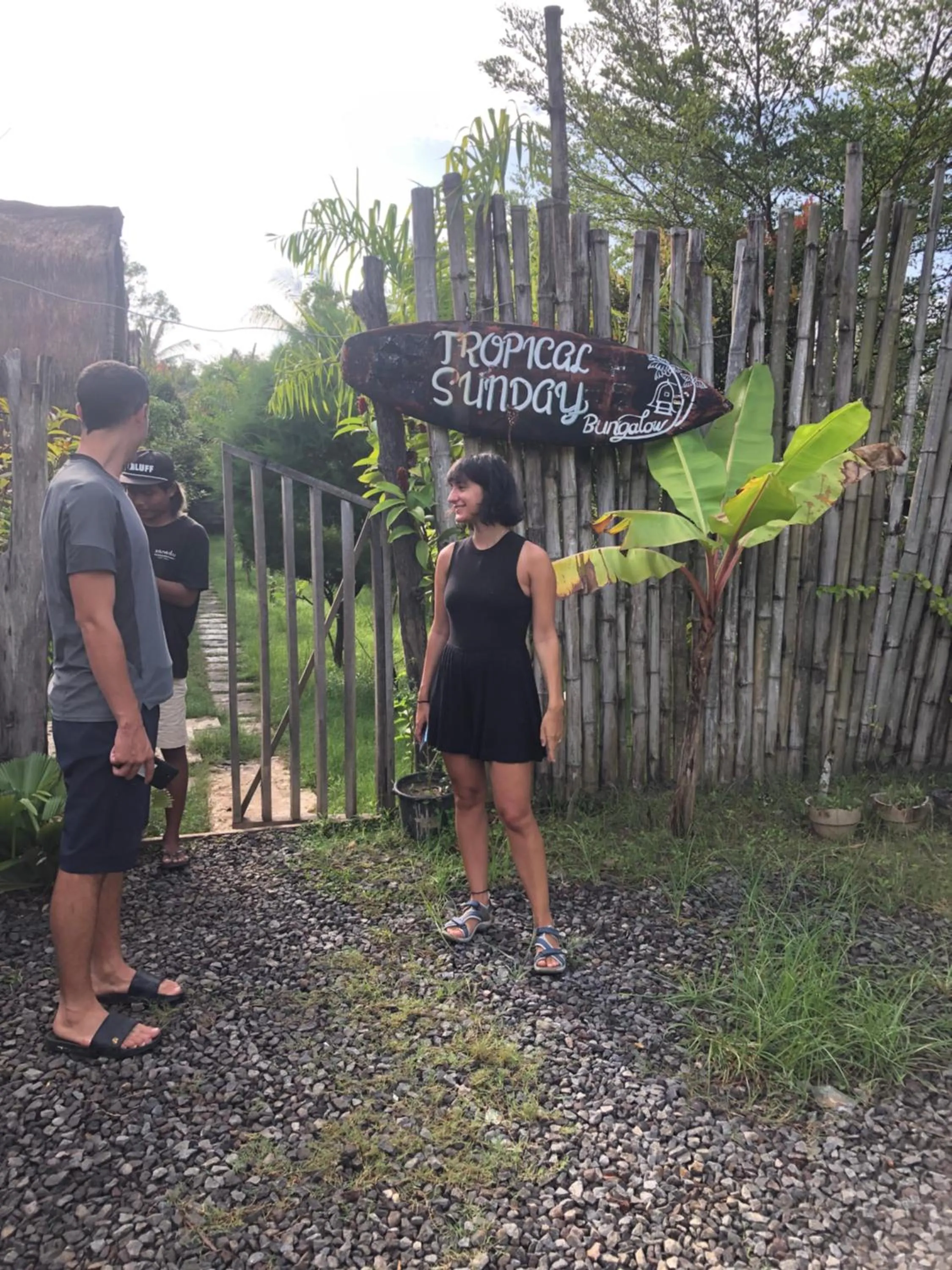 Tropical Sunday Bungalow - Surf And Stay