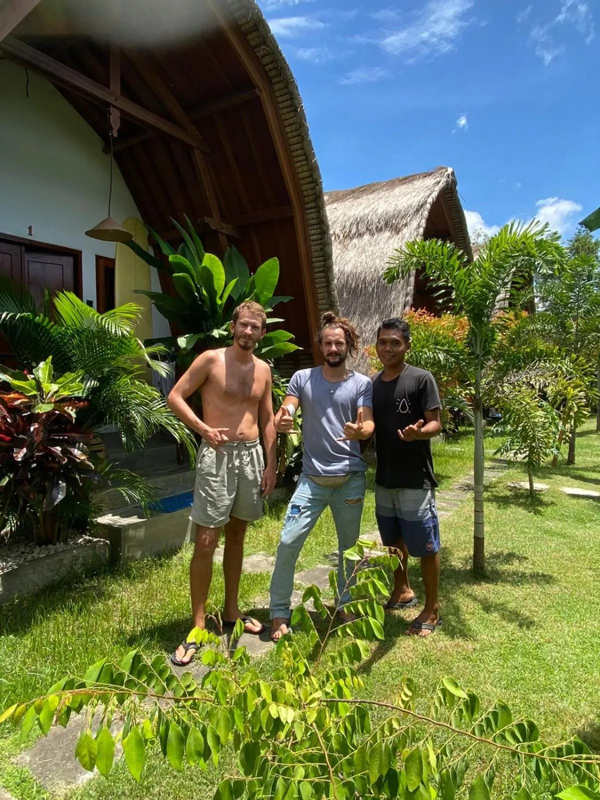 Tropical Sunday Bungalow - Surf And Stay