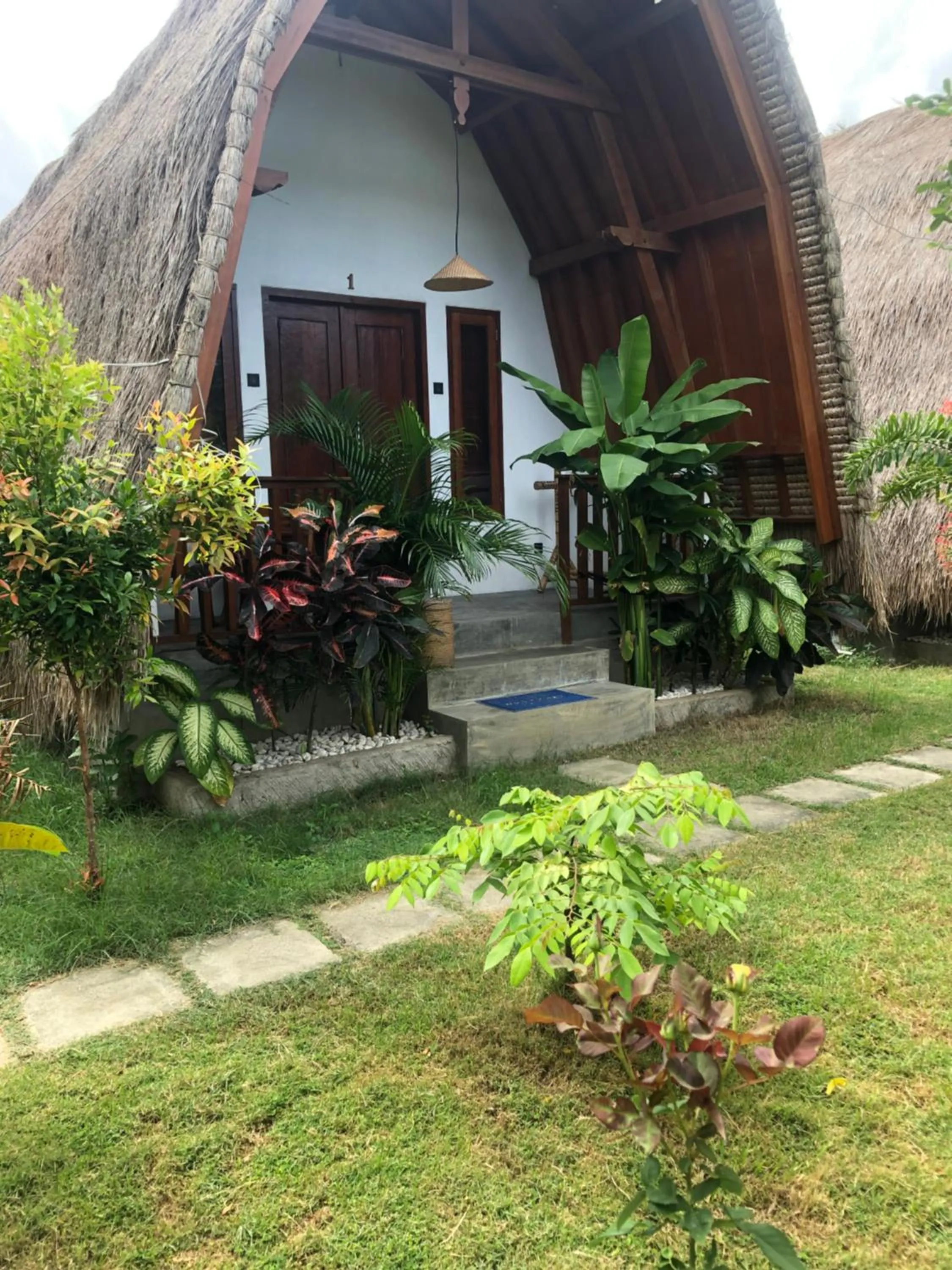 Tropical Sunday Bungalow - Surf And Stay