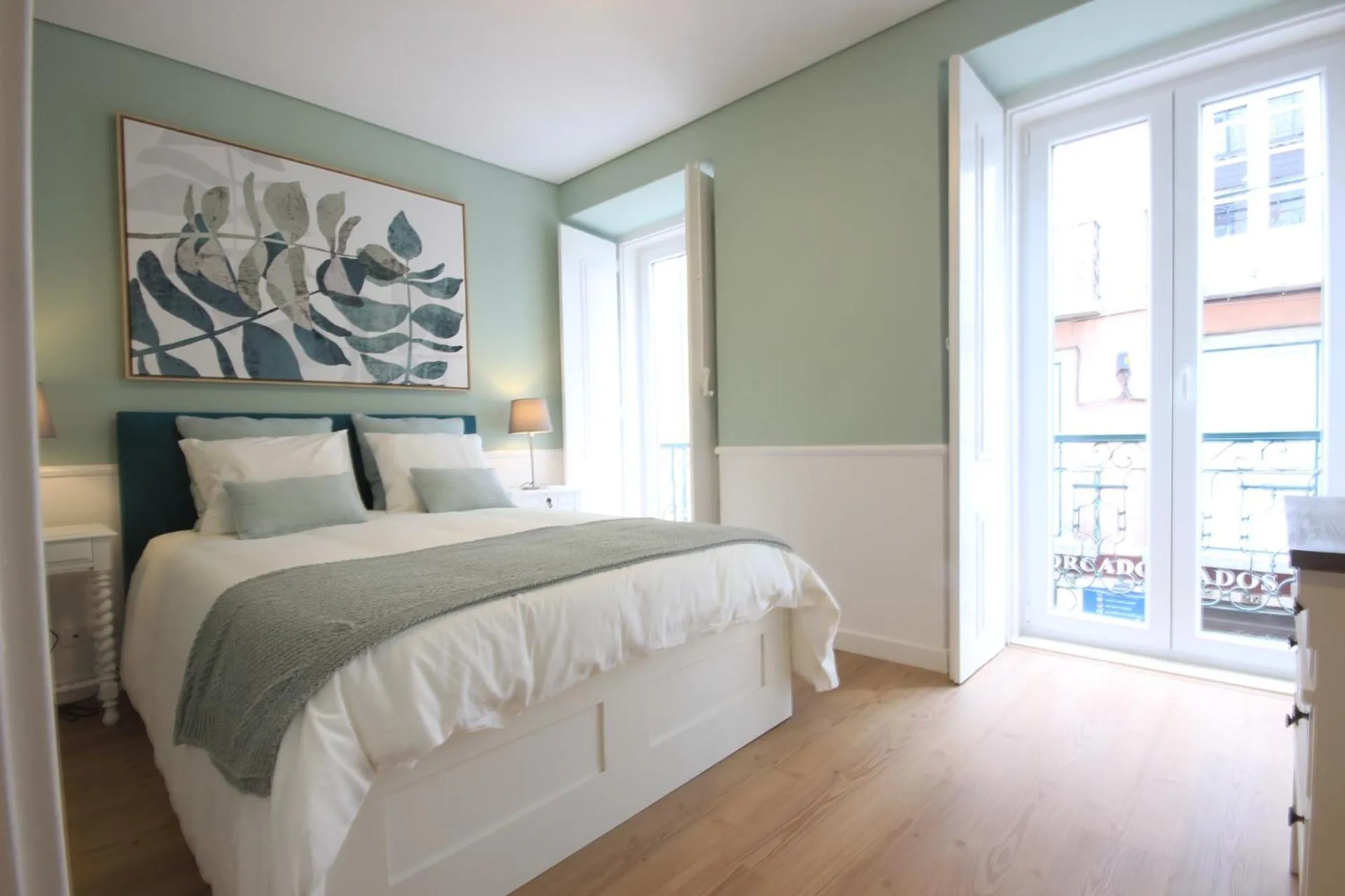 Bedroom, Bed in Minty Fresh Apartment
