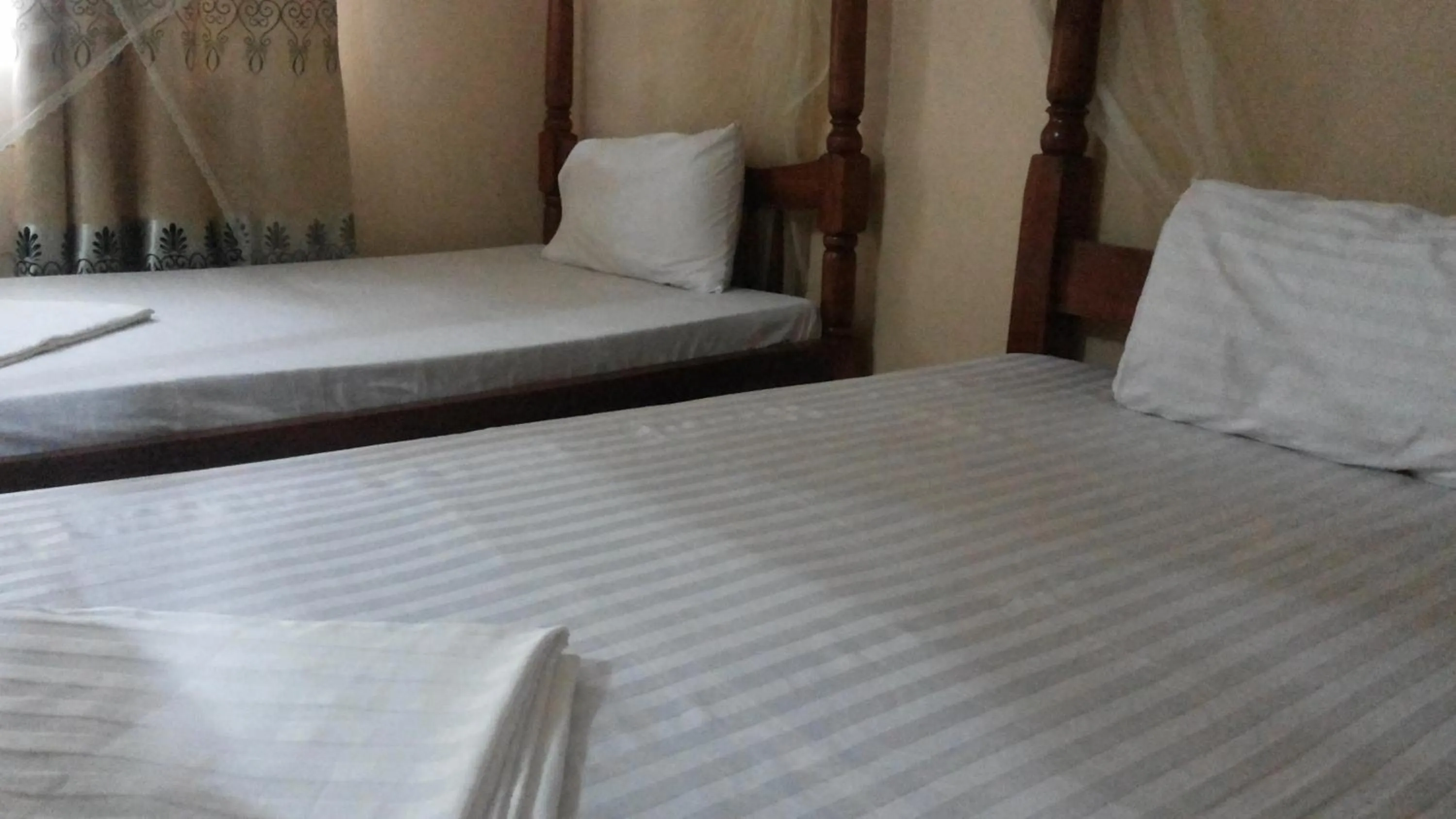 Bedroom, Bed in Rock Shadow Hotel