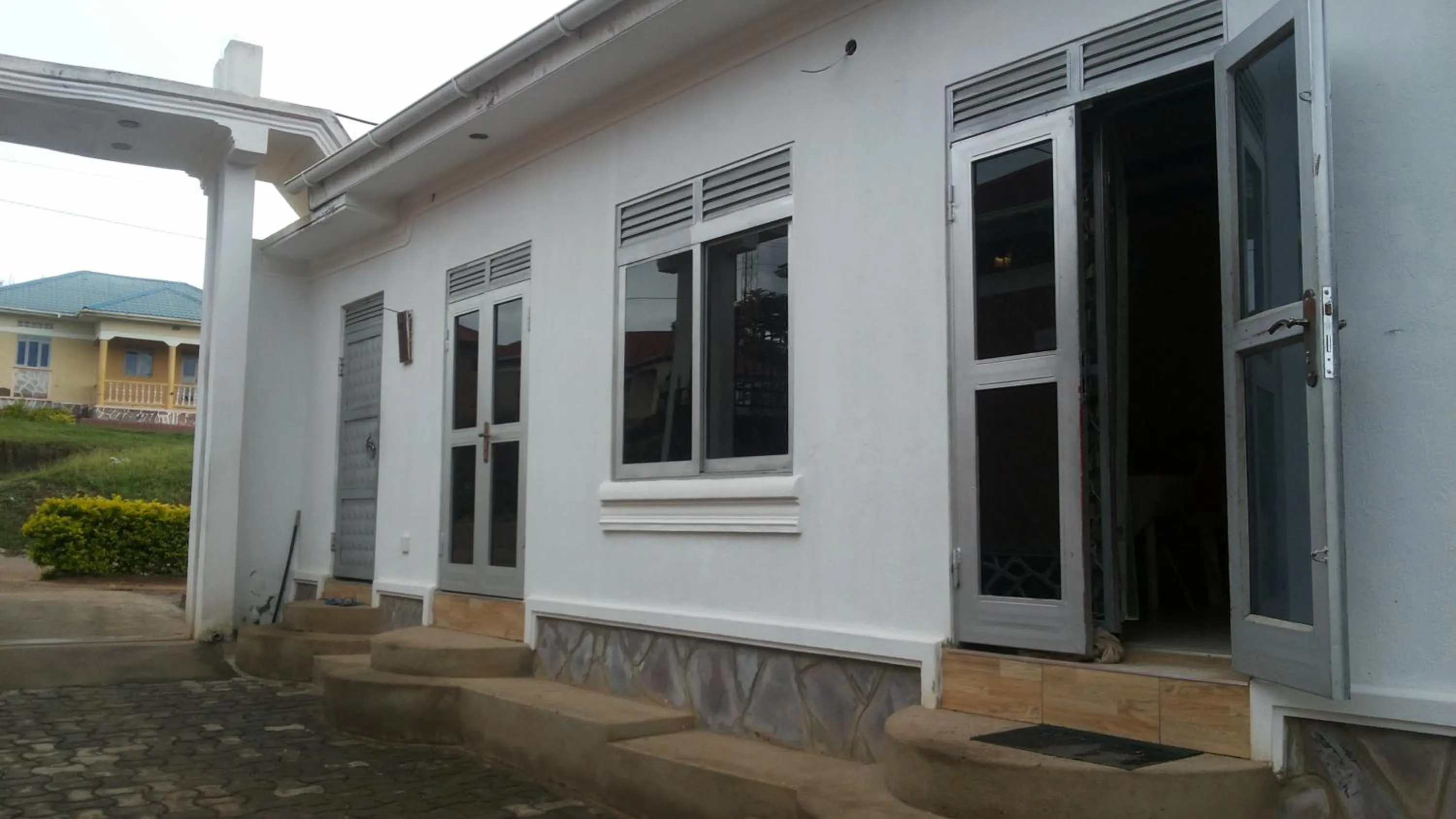 Restaurant/places to eat in Rock Shadow Hotel