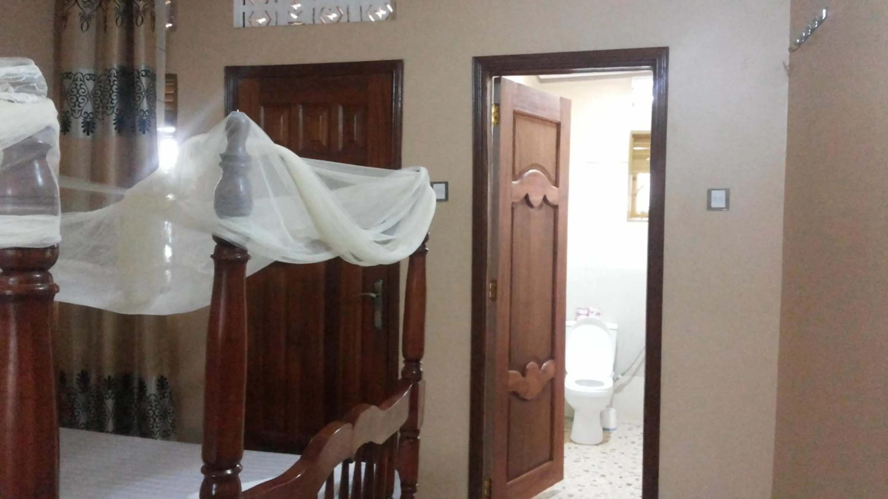 Bedroom, Bed in Rock Shadow Hotel