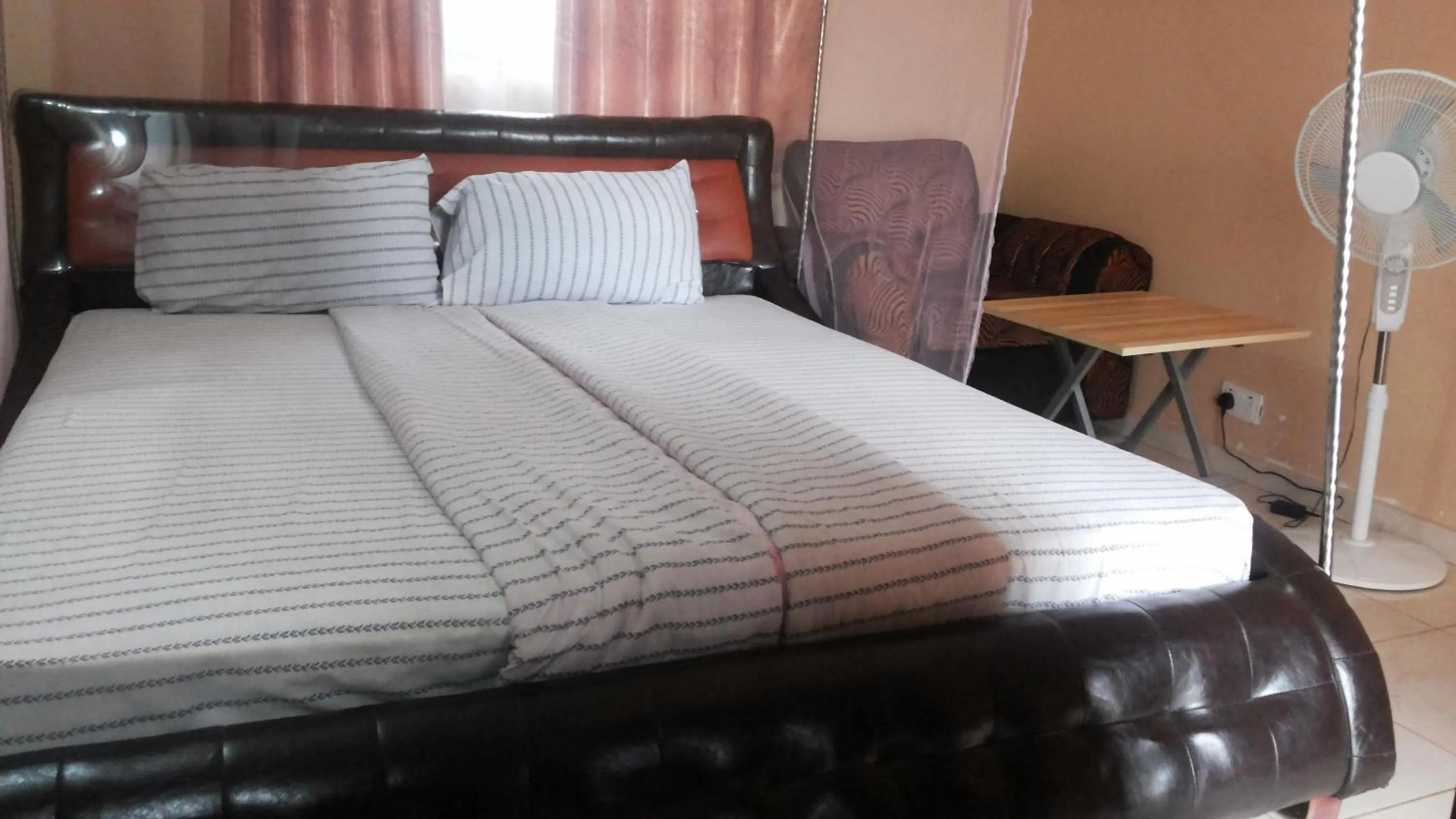 Bedroom, Bed in Rock Shadow Hotel