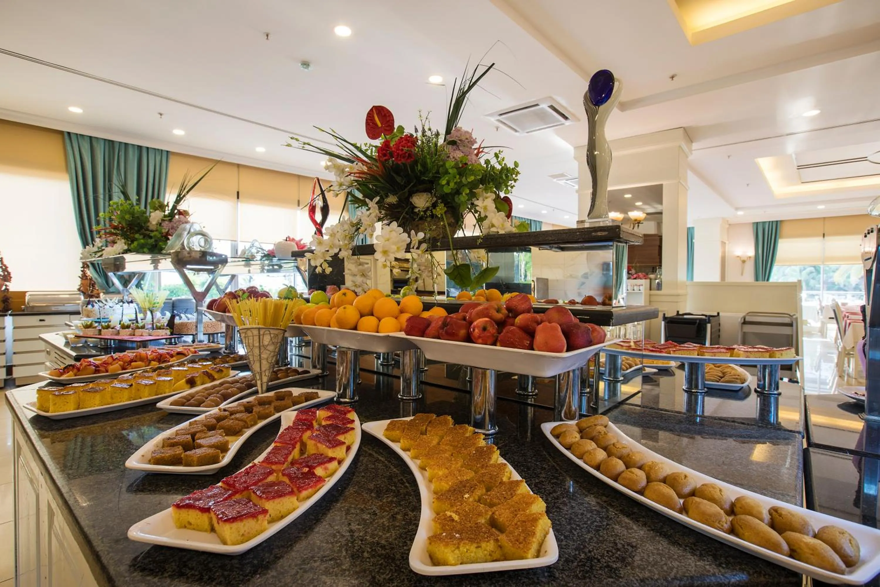 Restaurant/places to eat in MIRA MERIDIA BEACh RESORT HOTEL