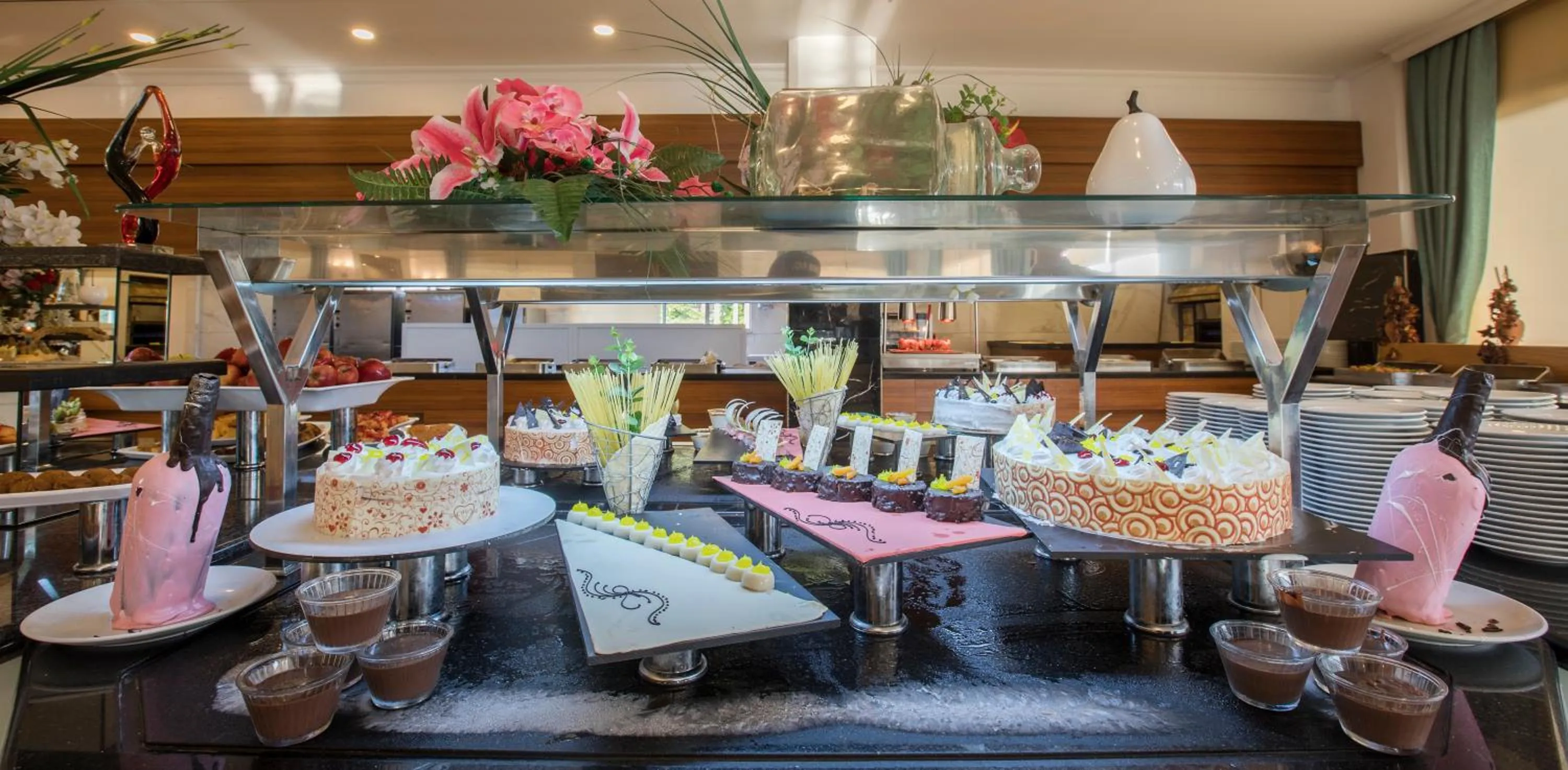 Restaurant/places to eat in MIRA MERIDIA BEACh RESORT HOTEL