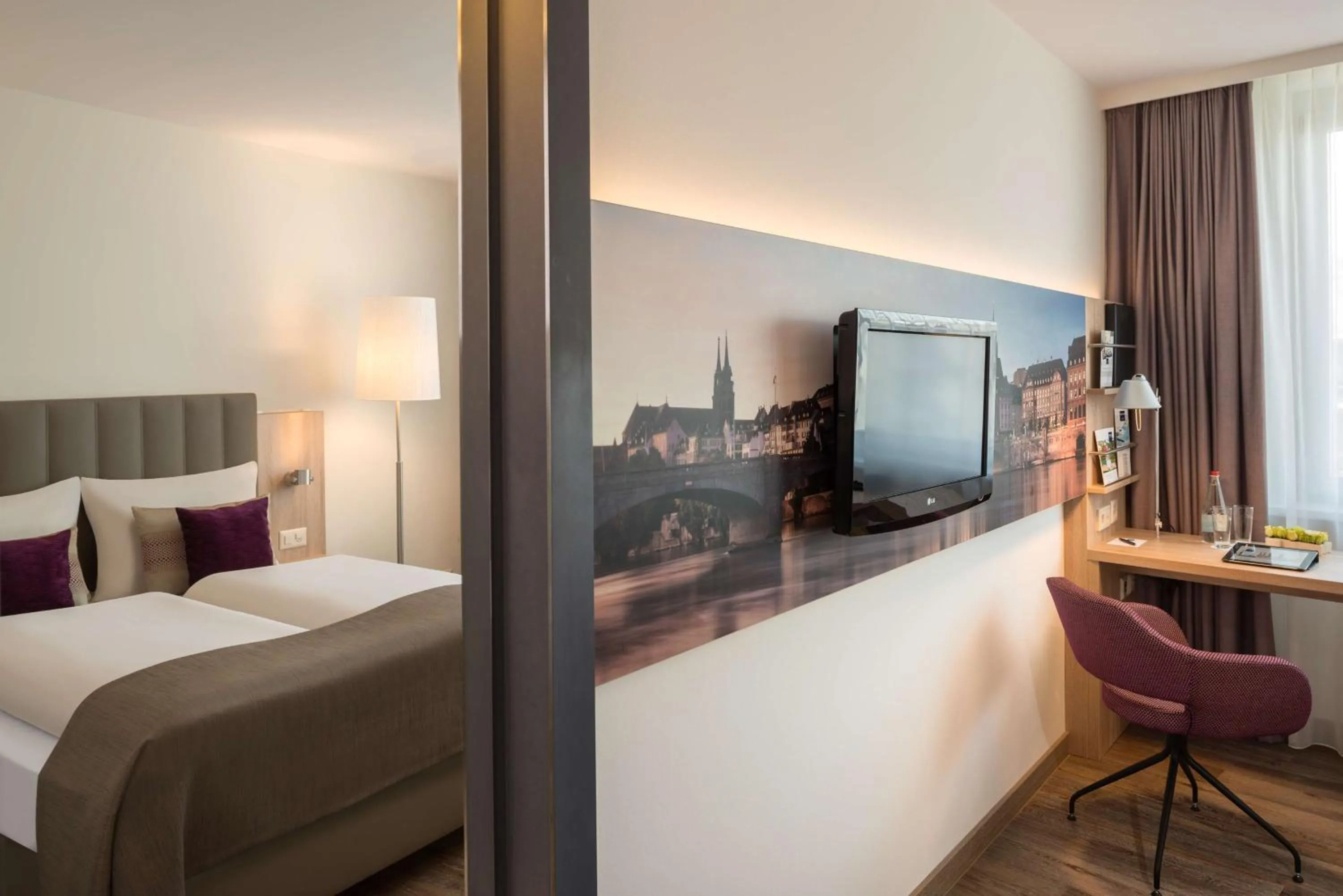 Photo of the whole room, Bed in Essential by Dorint Basel City