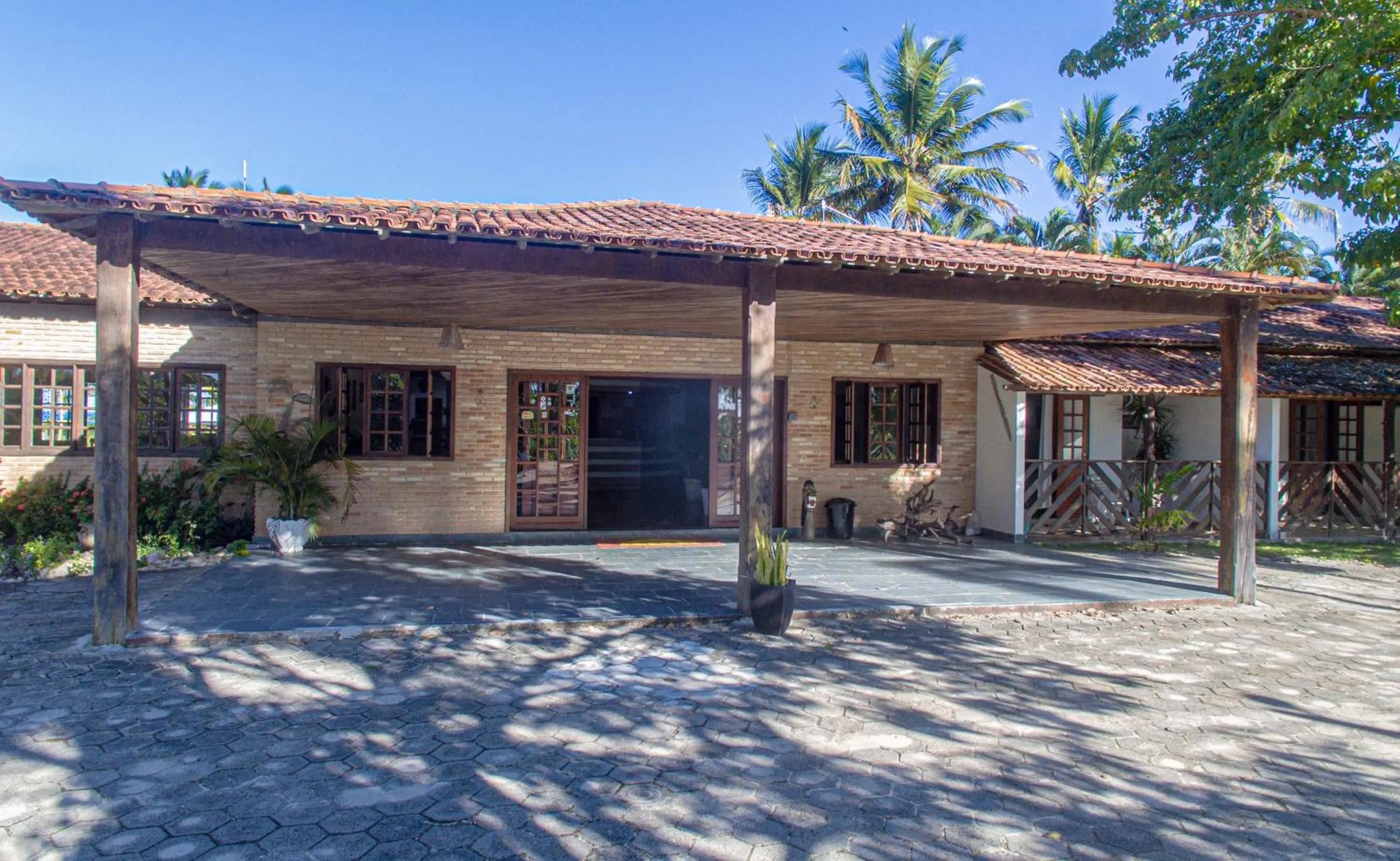 Facade/entrance in HOTEL PRAIA DA PAIXÃO