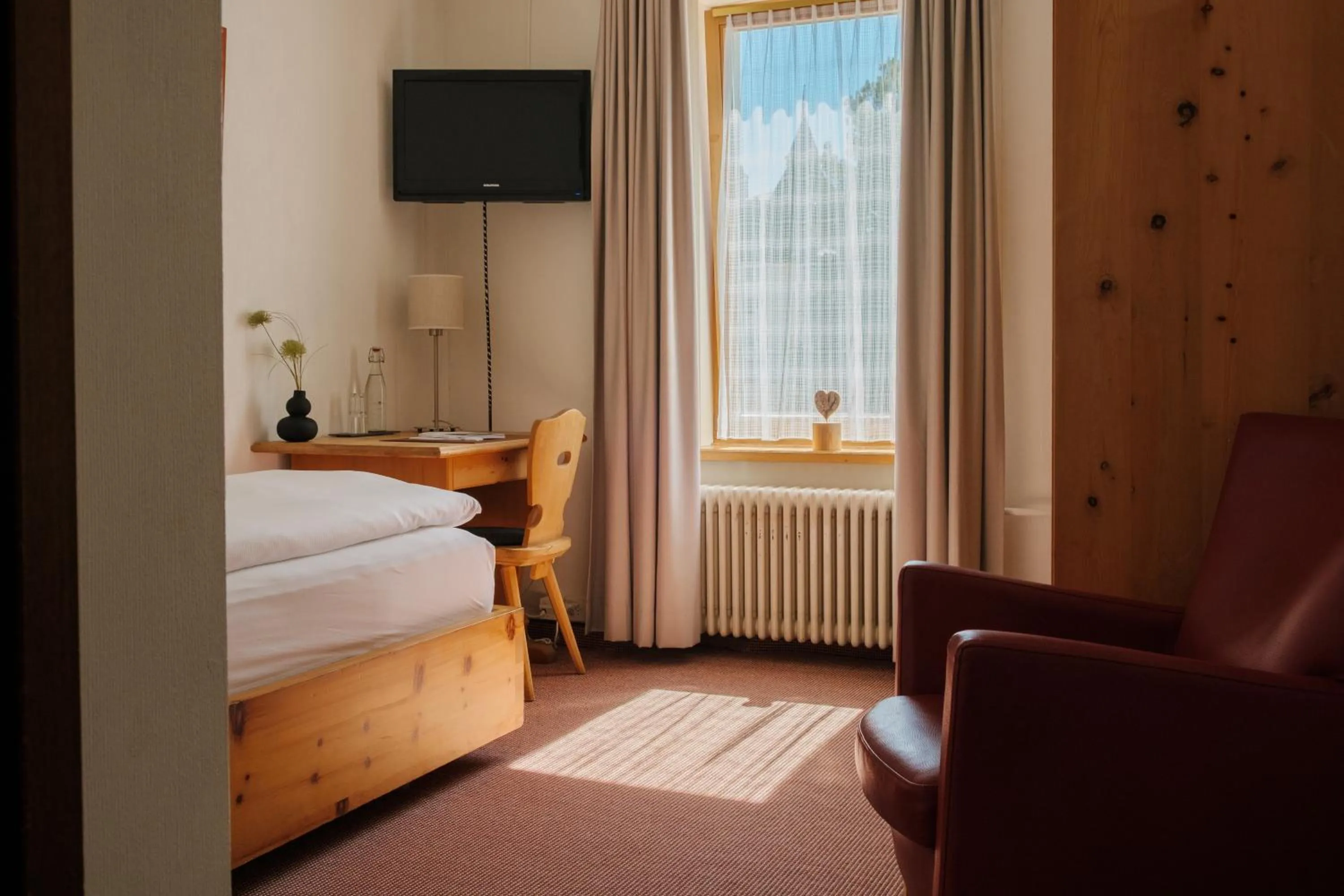Photo of the whole room, Bed in Hotel Bernina