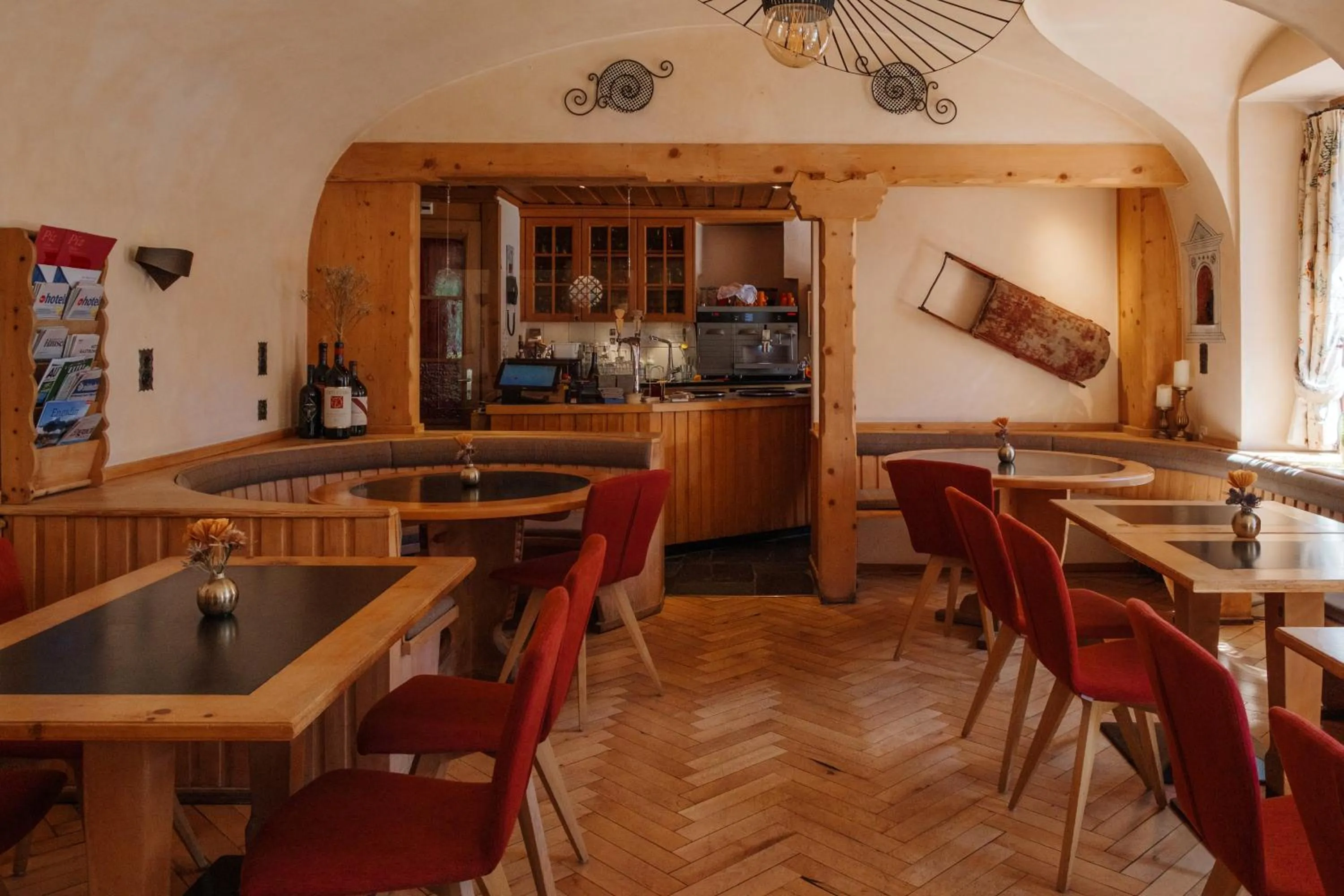 Restaurant/places to eat in Hotel Bernina