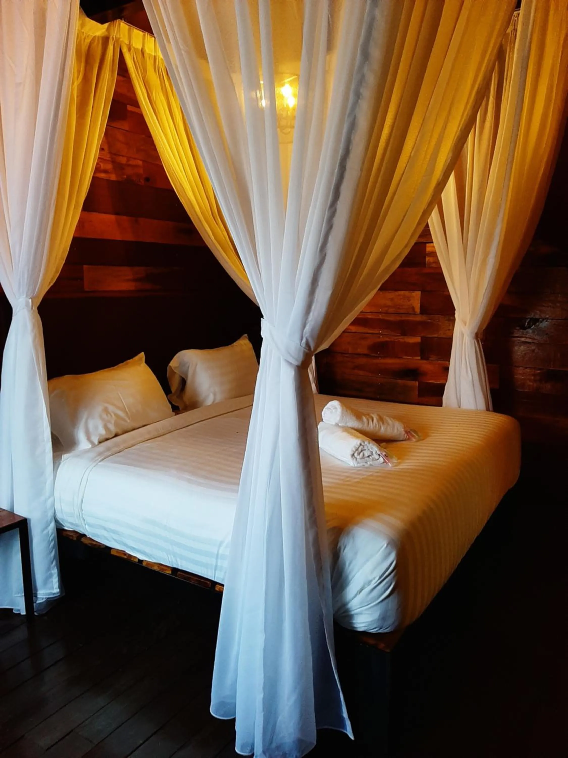 Bed in Utan Teluk Nipah