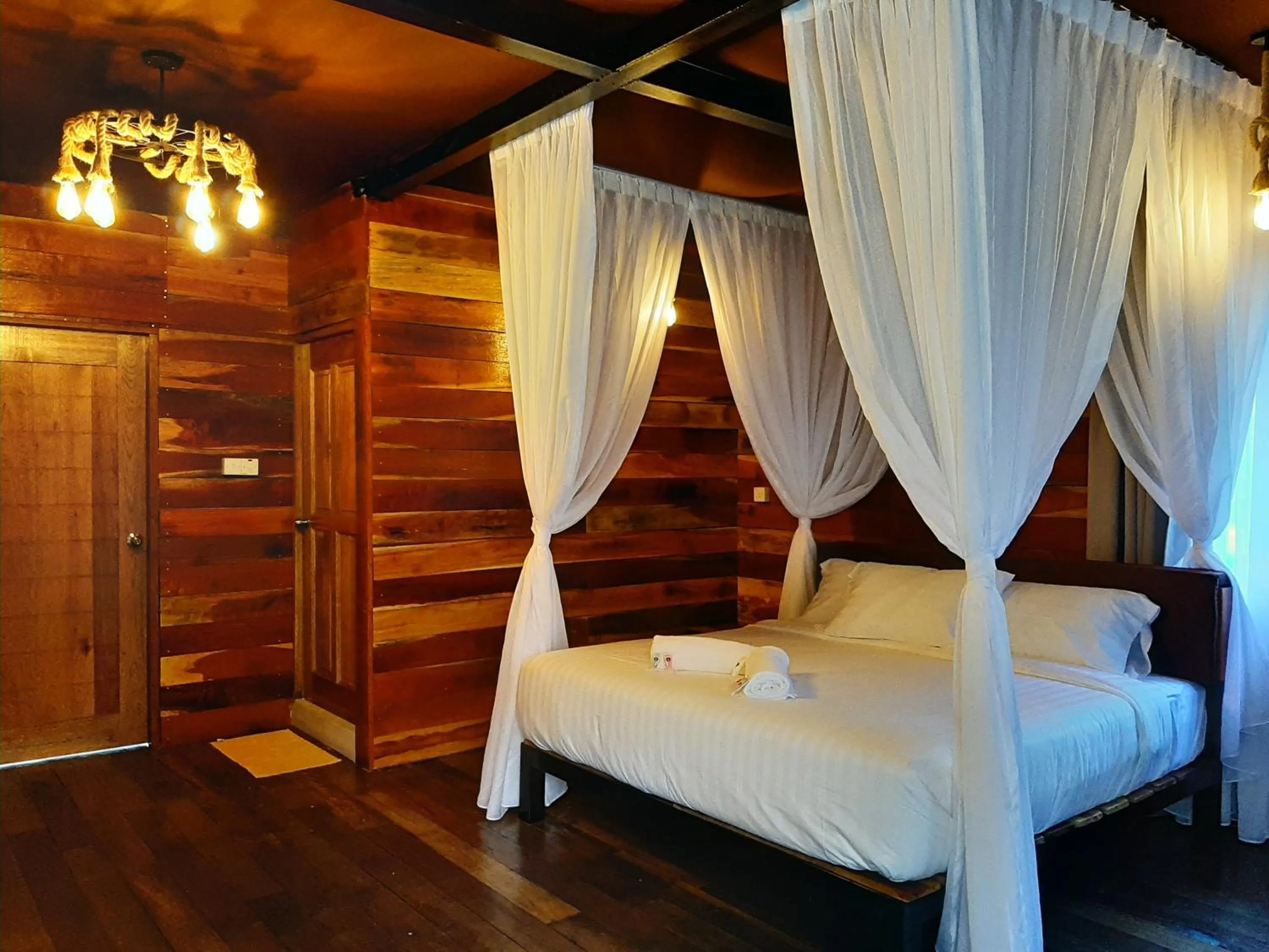 Bed in Utan Teluk Nipah