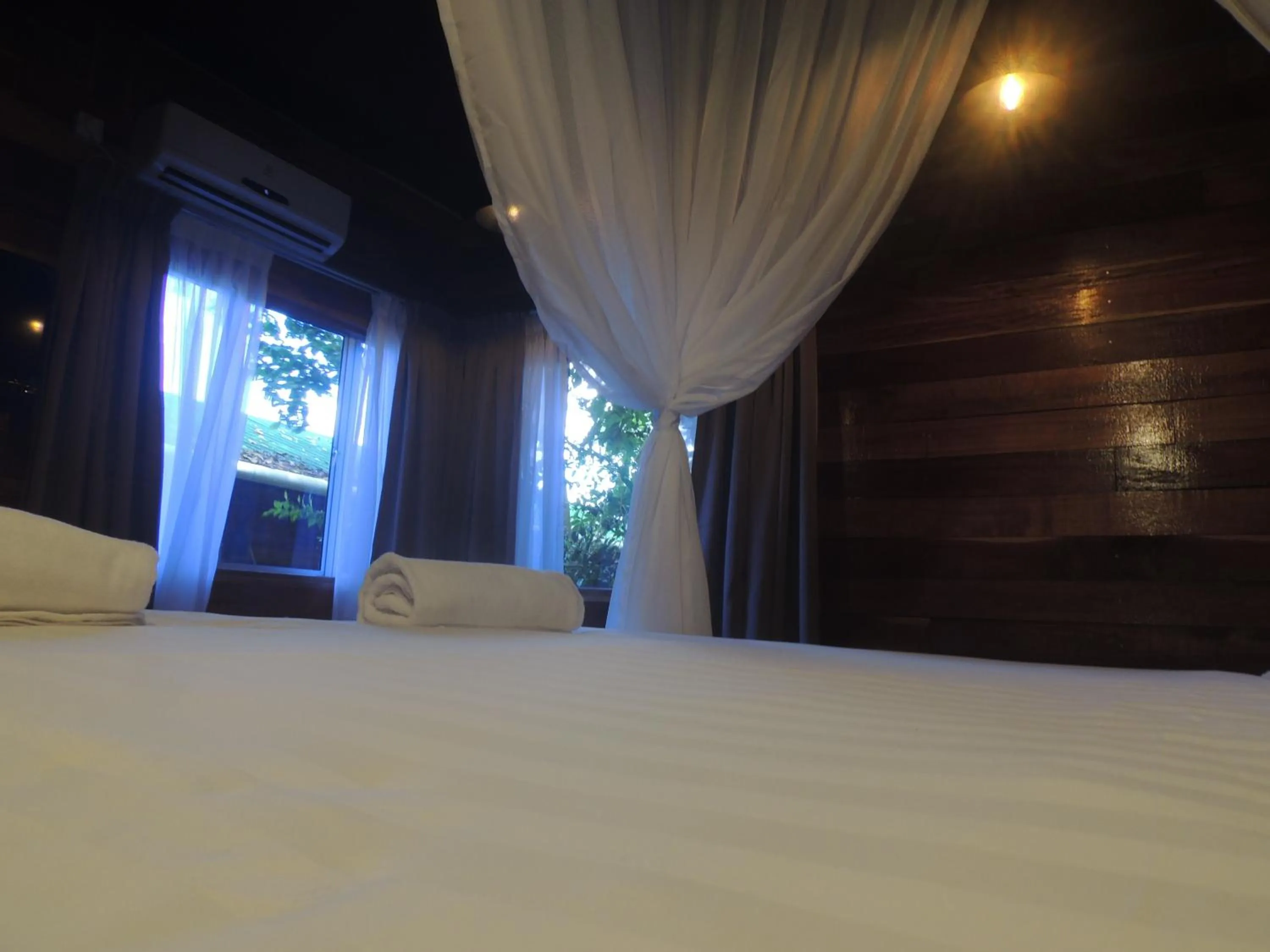 Bed in Utan Teluk Nipah