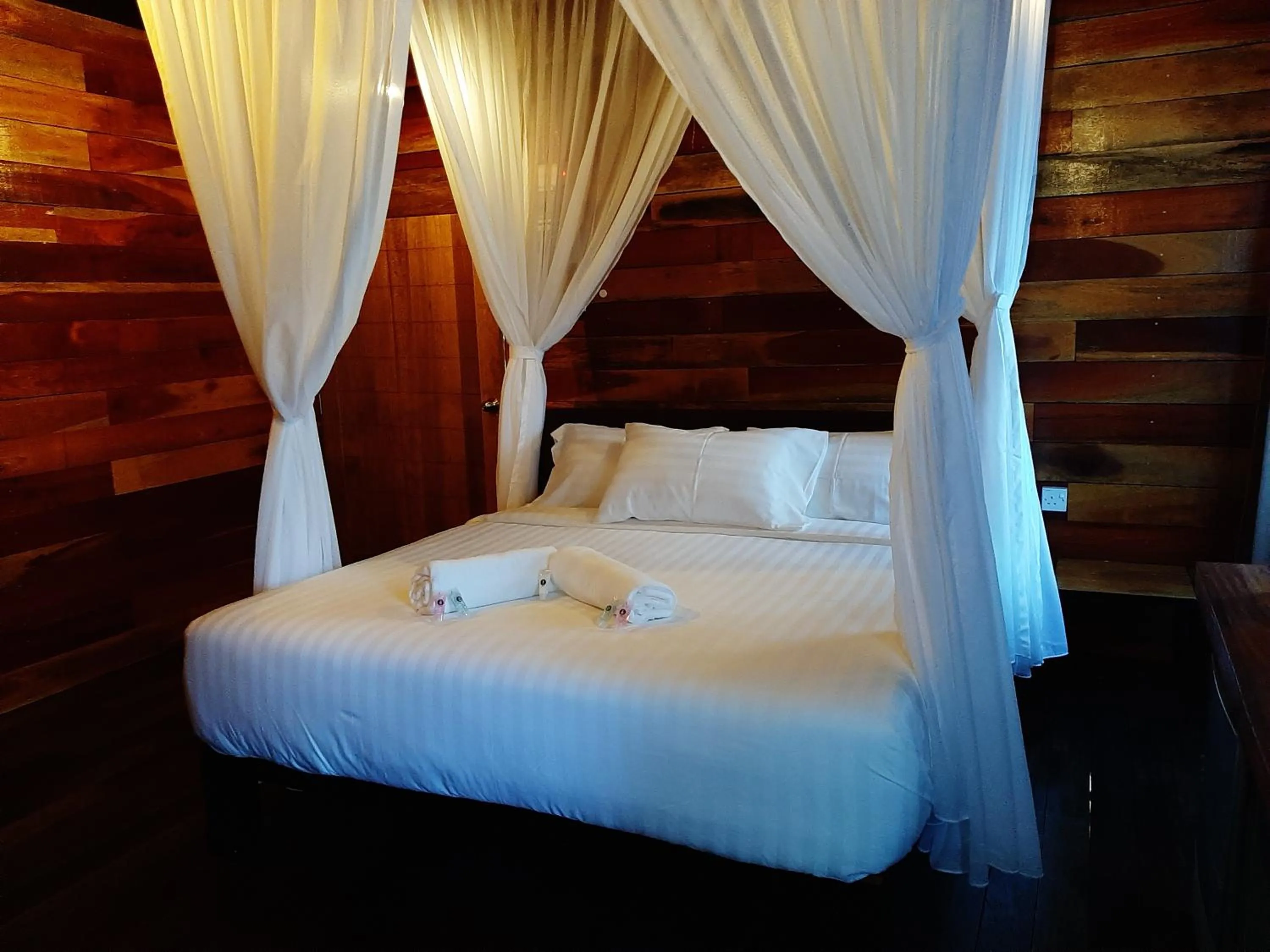 Bed in Utan Teluk Nipah