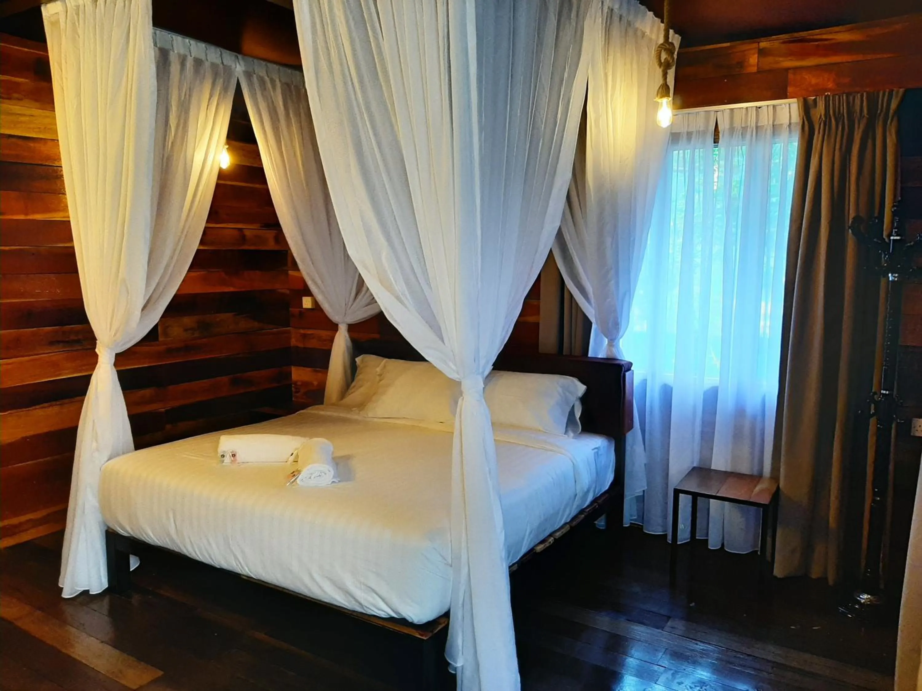 Bed in Utan Teluk Nipah