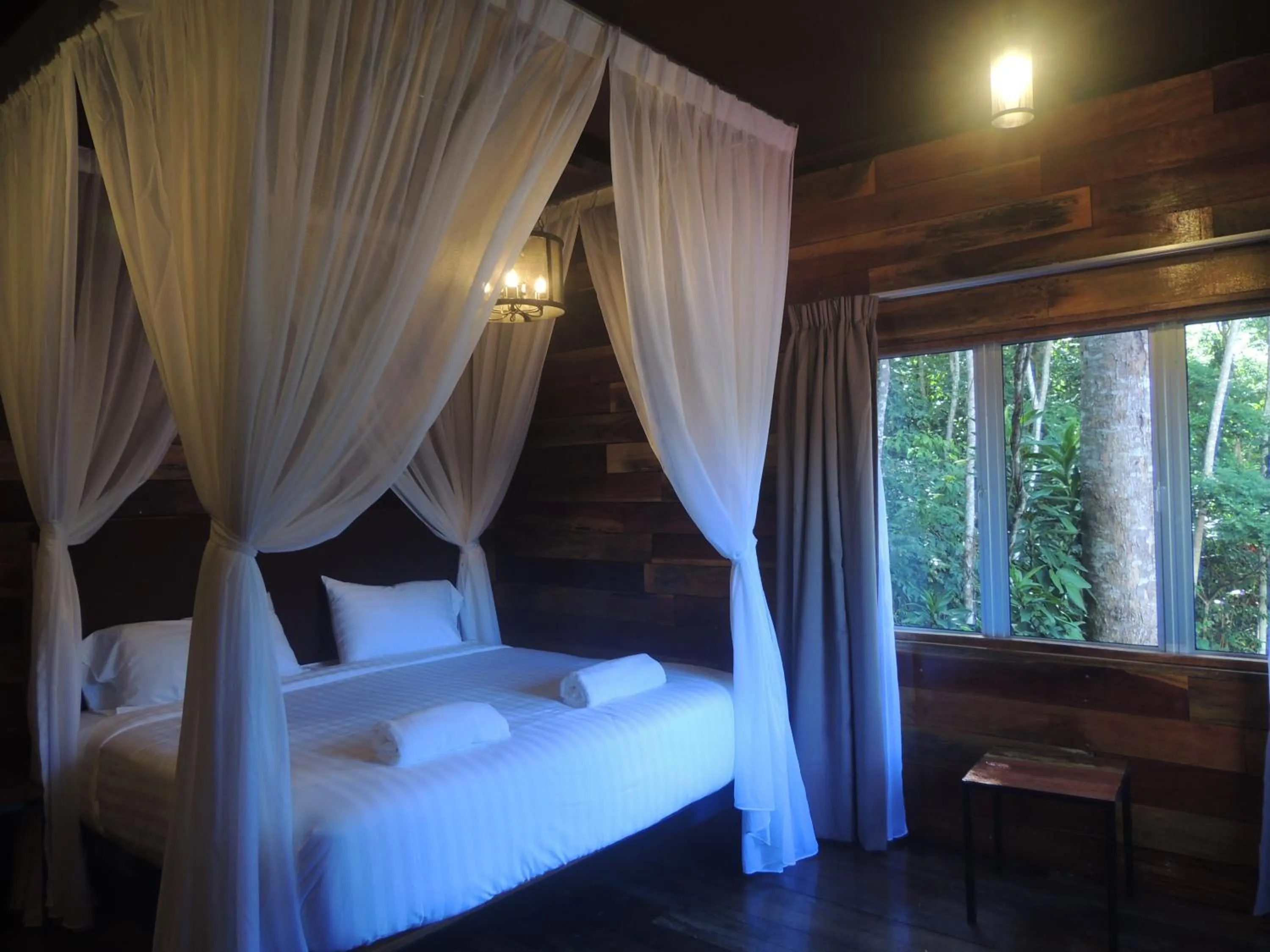 Bed in Utan Teluk Nipah