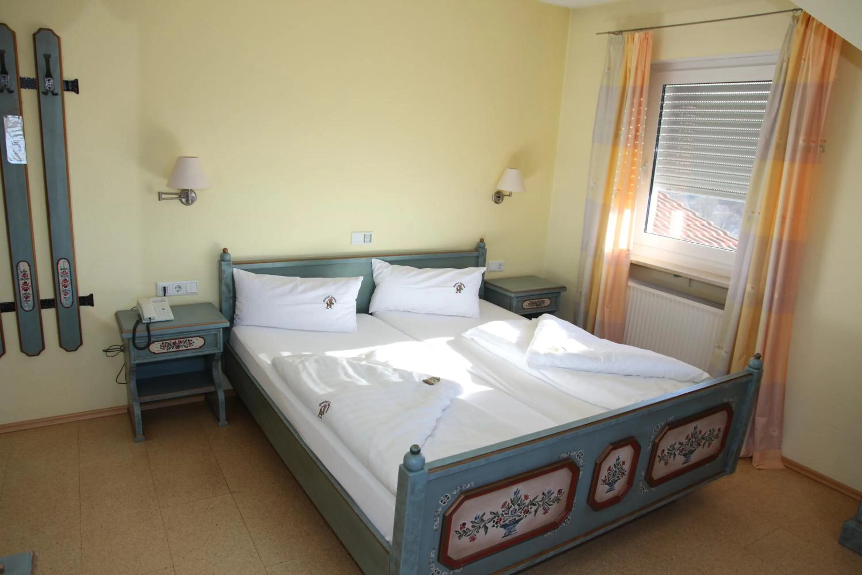 Photo of the whole room, Bed in Berggasthof Hotel Igelwirt