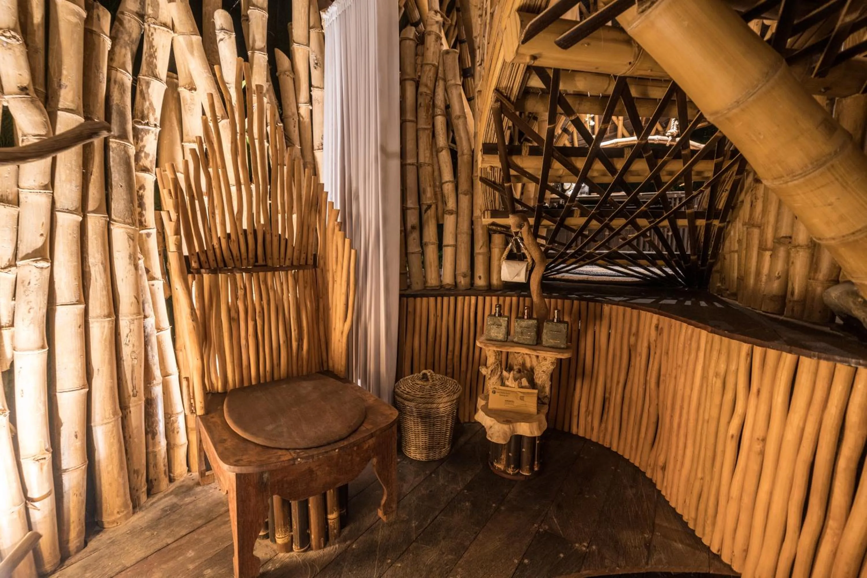 Toilet in Veluvana Bali