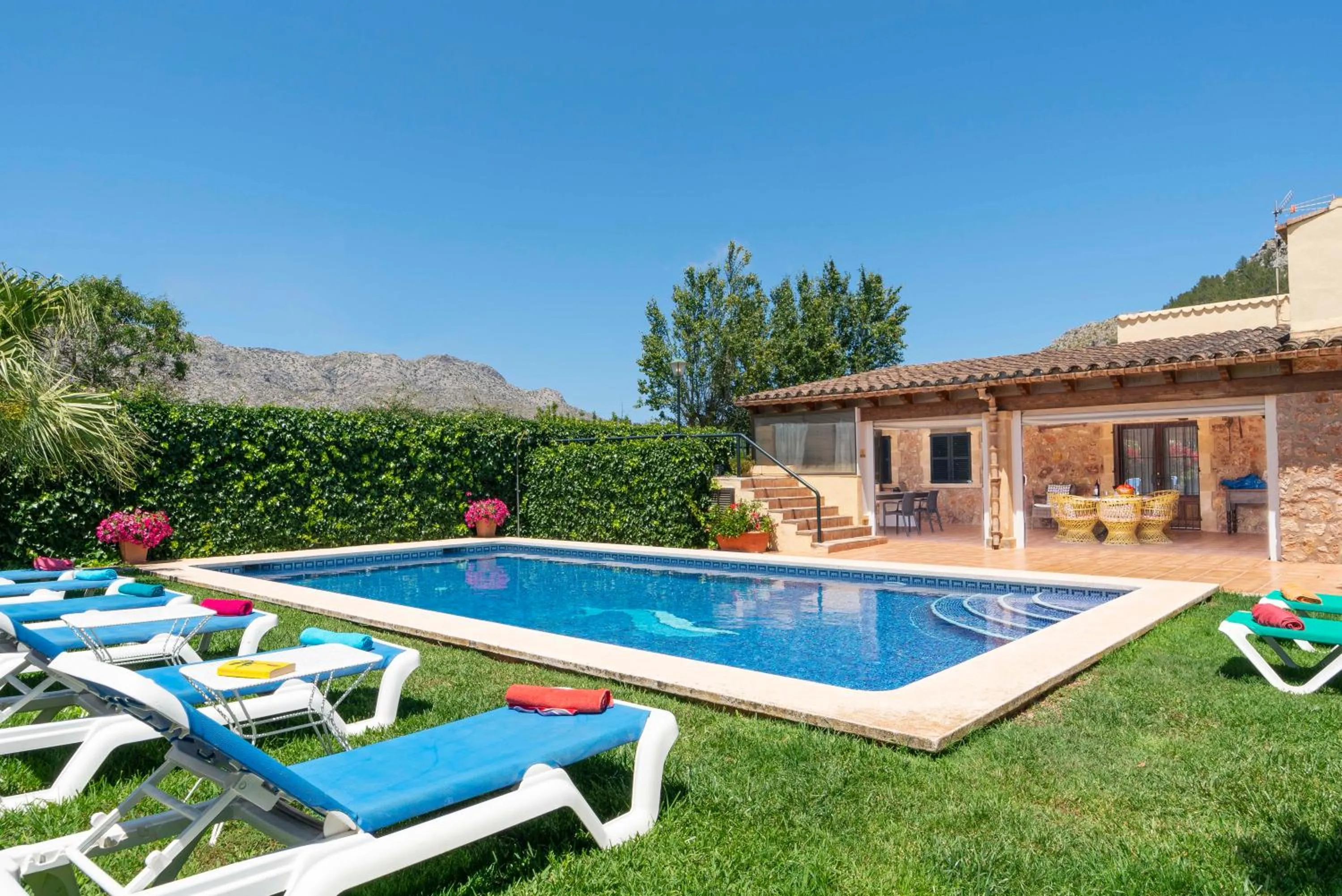 Swimming pool in Family villa can Tomeu By homevillas360