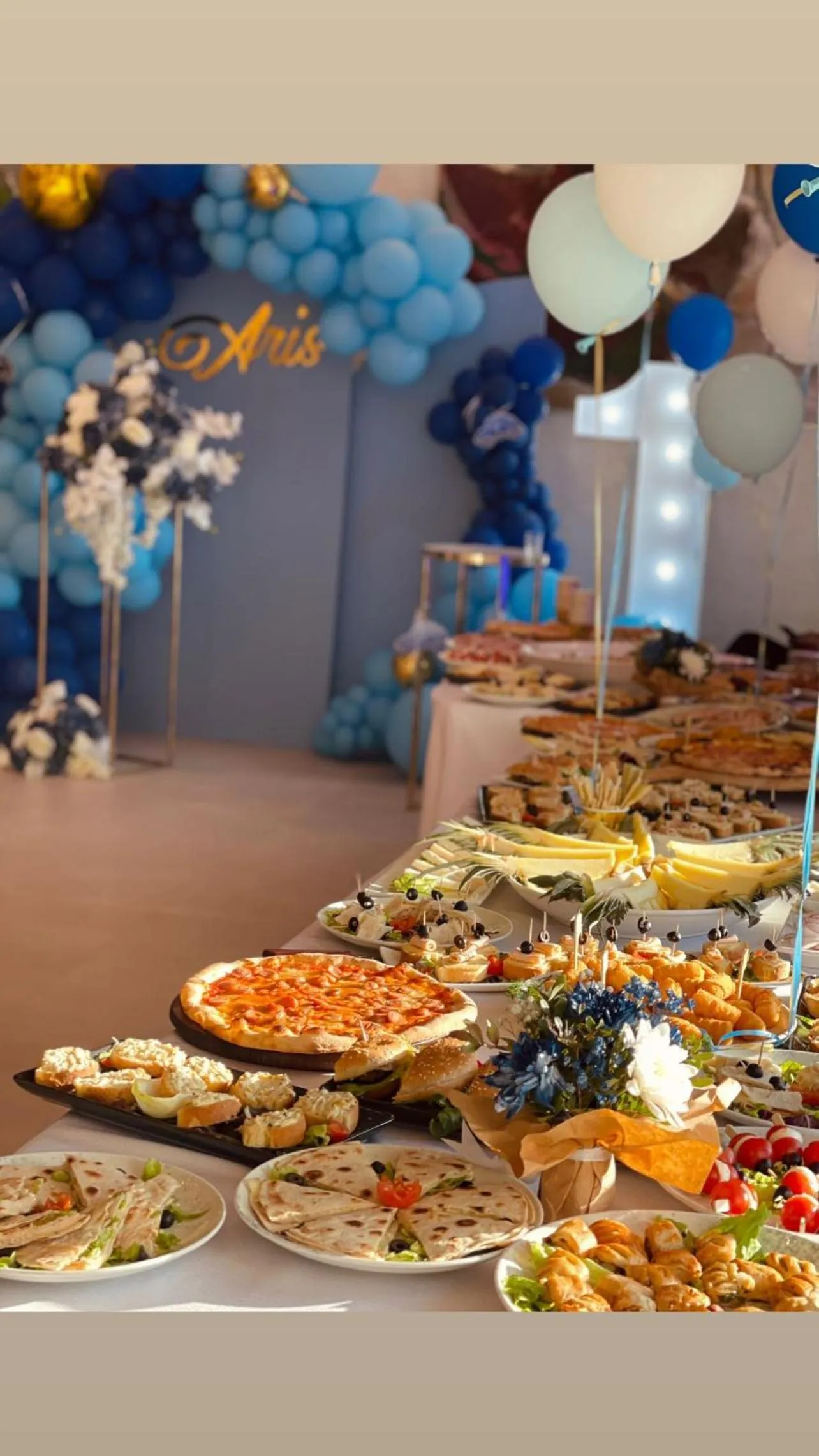 Restaurant/places to eat in Hotel Aross