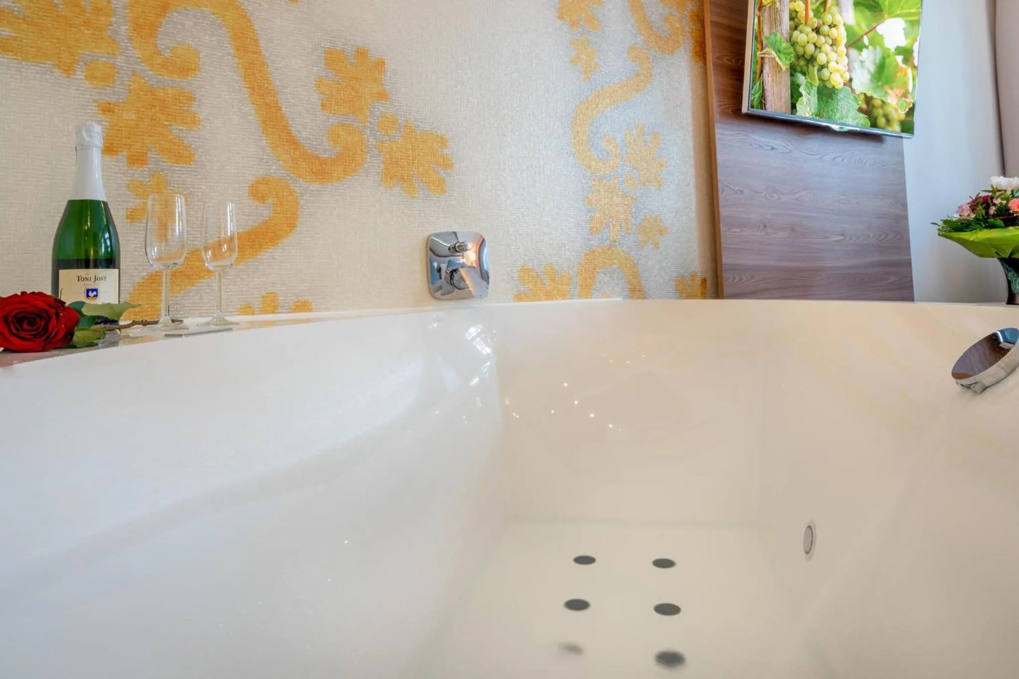 Hot Tub in Hotel am Markt Bacharach