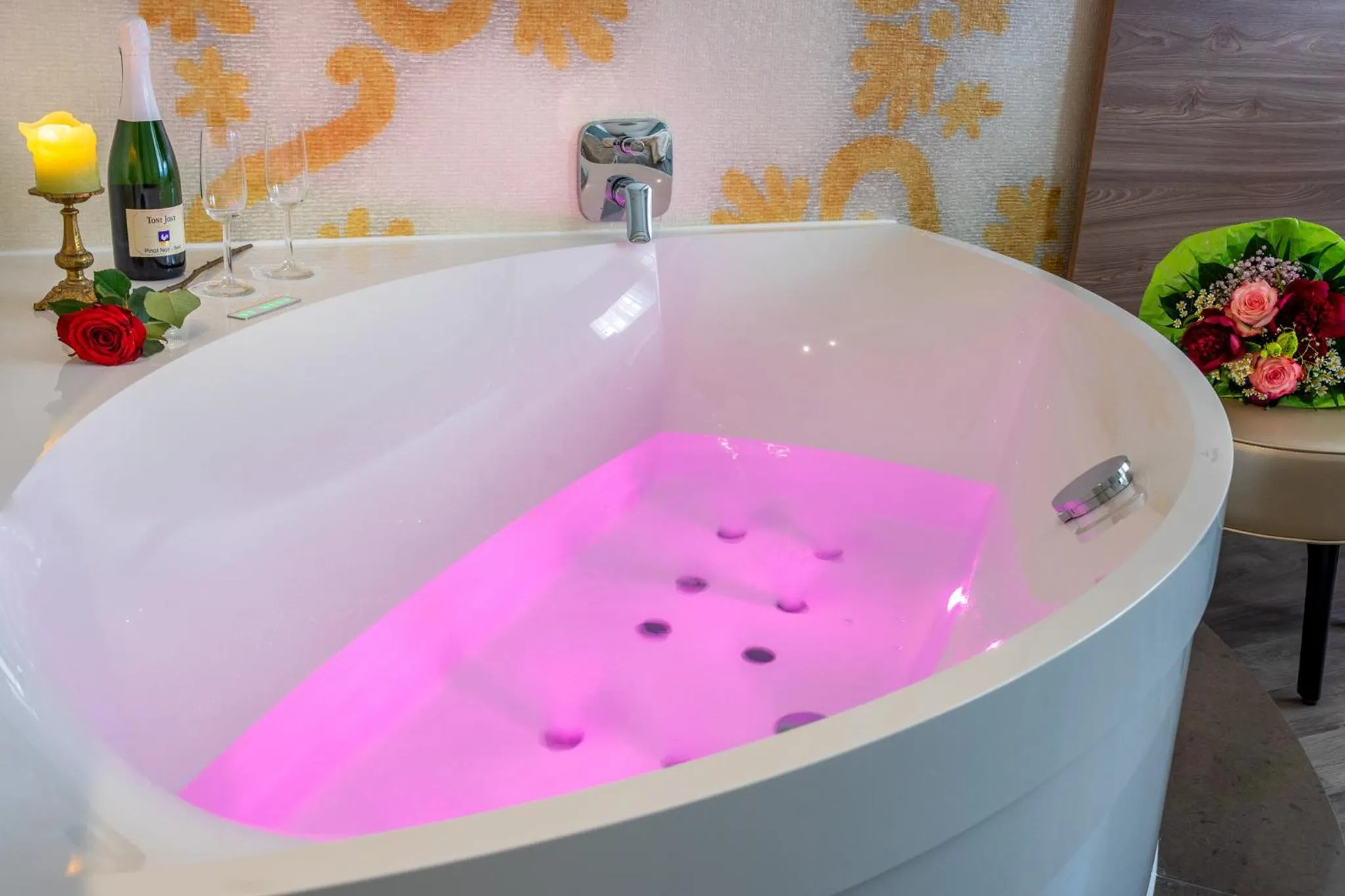 Hot Tub in Hotel am Markt Bacharach