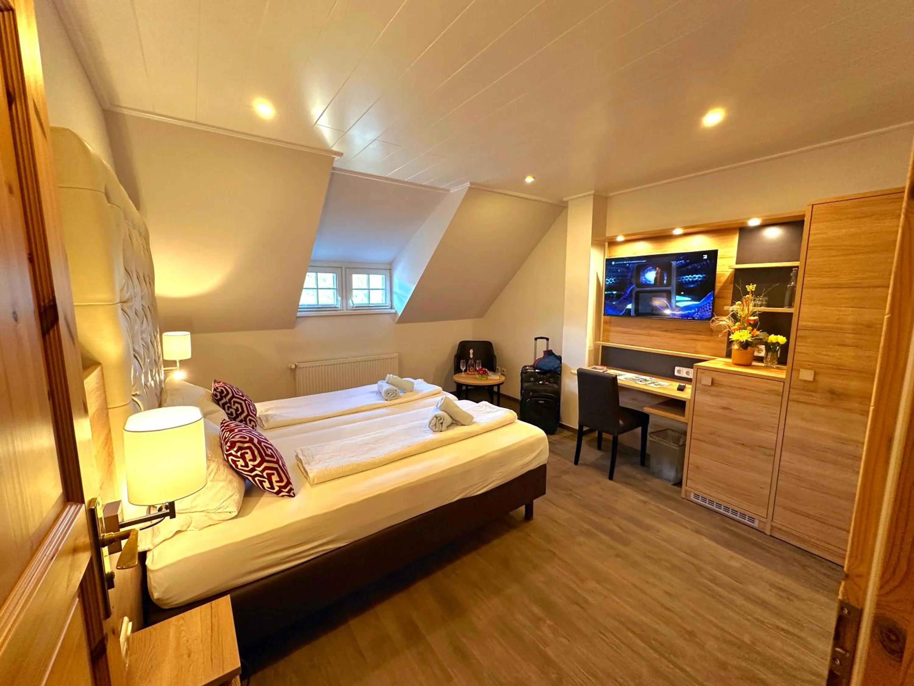 Photo of the whole room, Bed in Hotel am Markt Bacharach