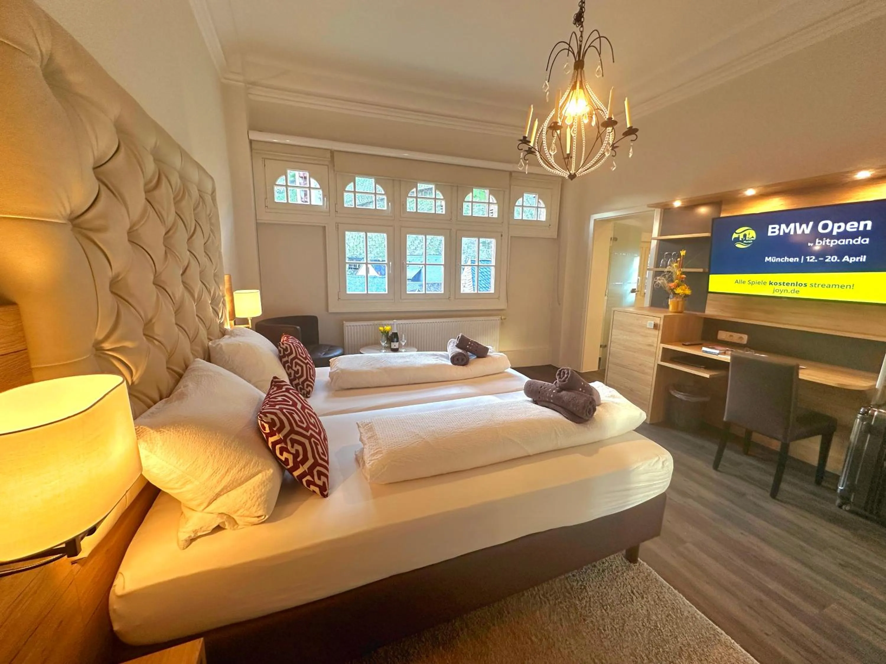 Photo of the whole room, Bed in Hotel am Markt Bacharach