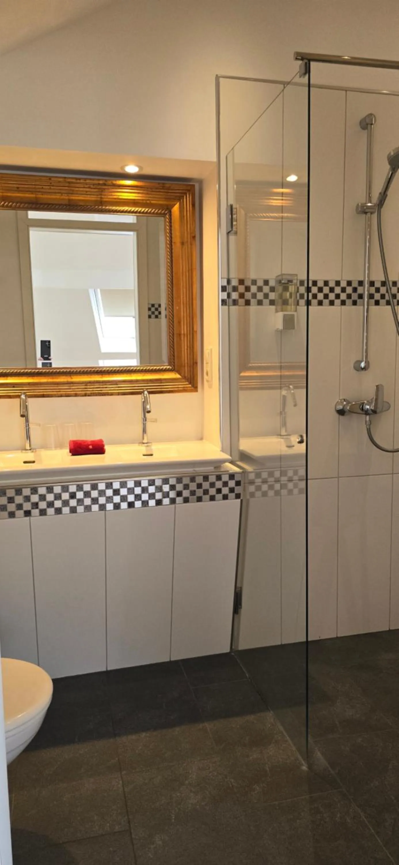 Shower in Hotel am Markt Bacharach