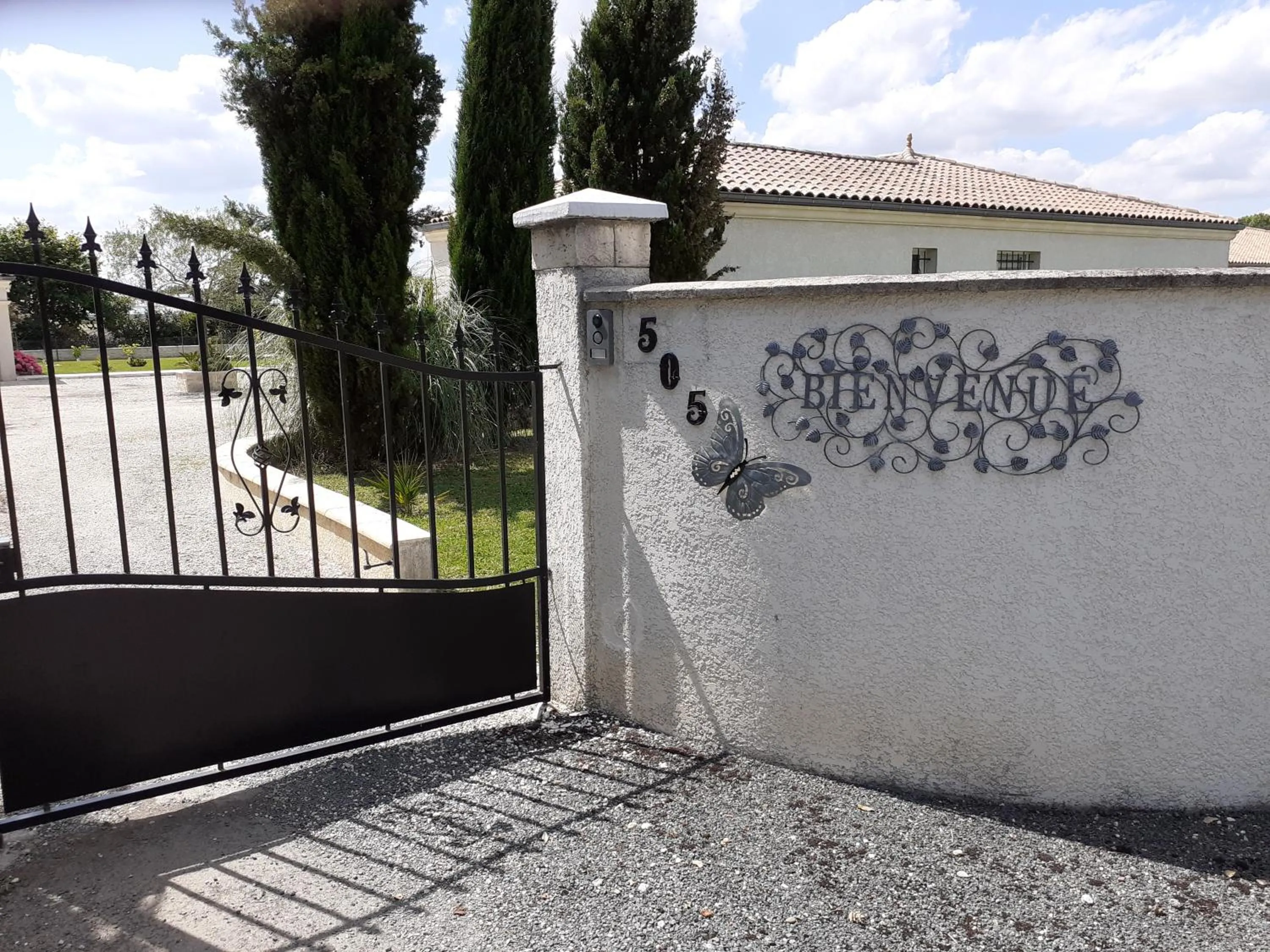 Facade/entrance in Maison d'hôtes L'air d'antan