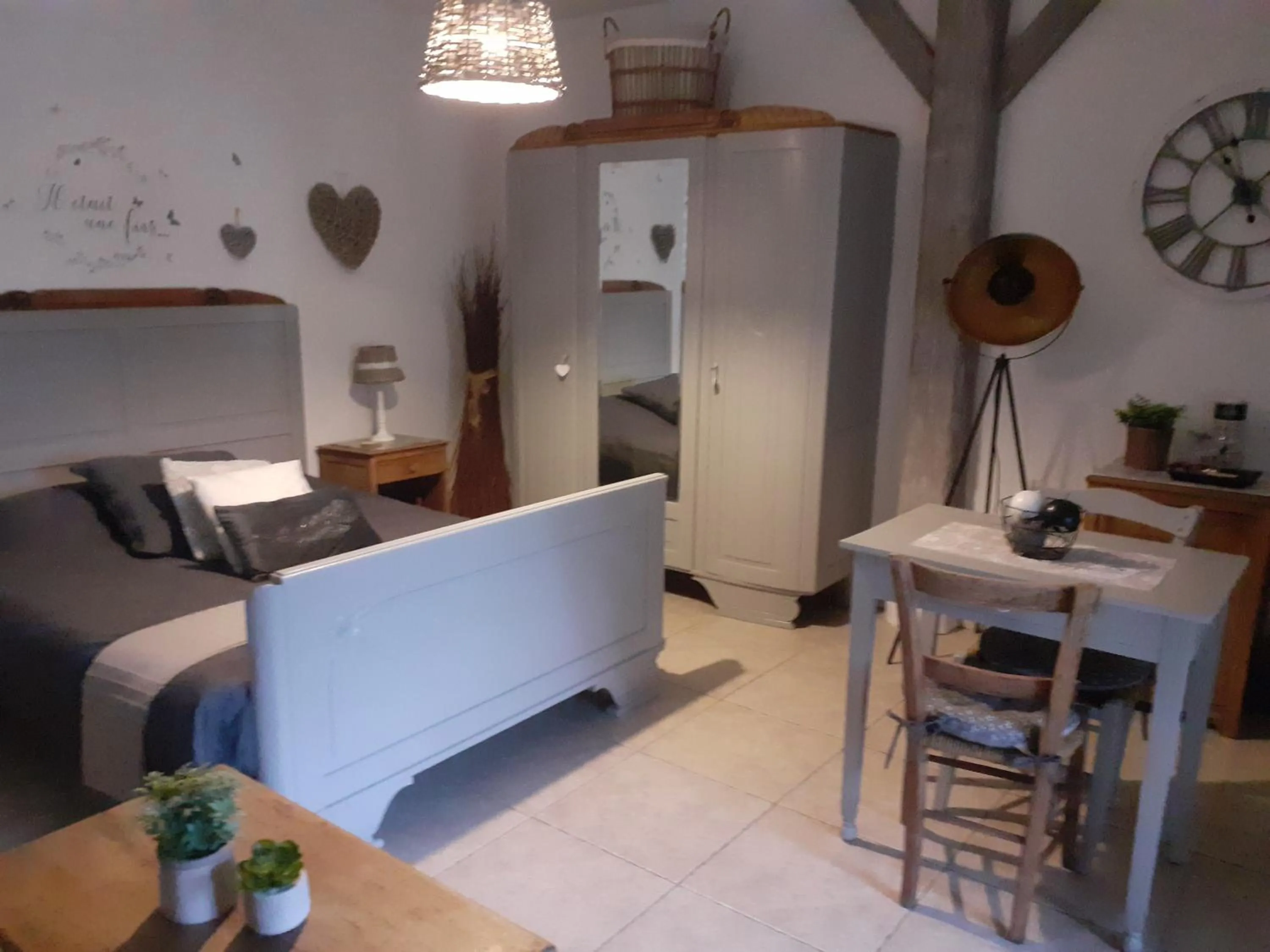 Bedroom in Maison d'hôtes L'air d'antan