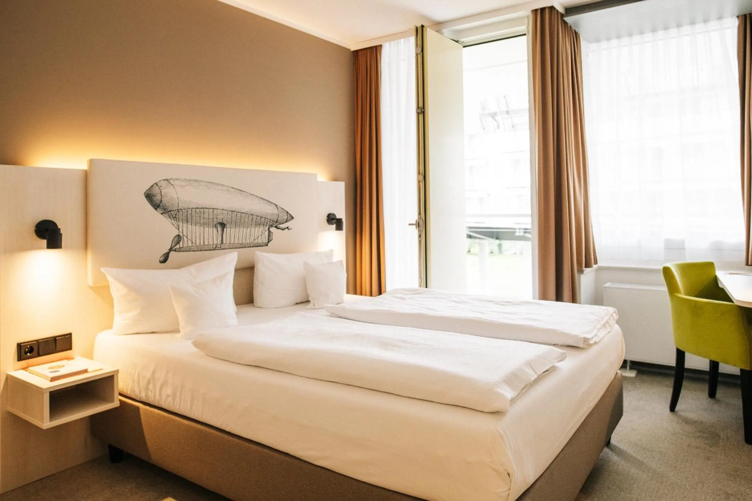 Bed in Kongresshotel Potsdam am Templiner See