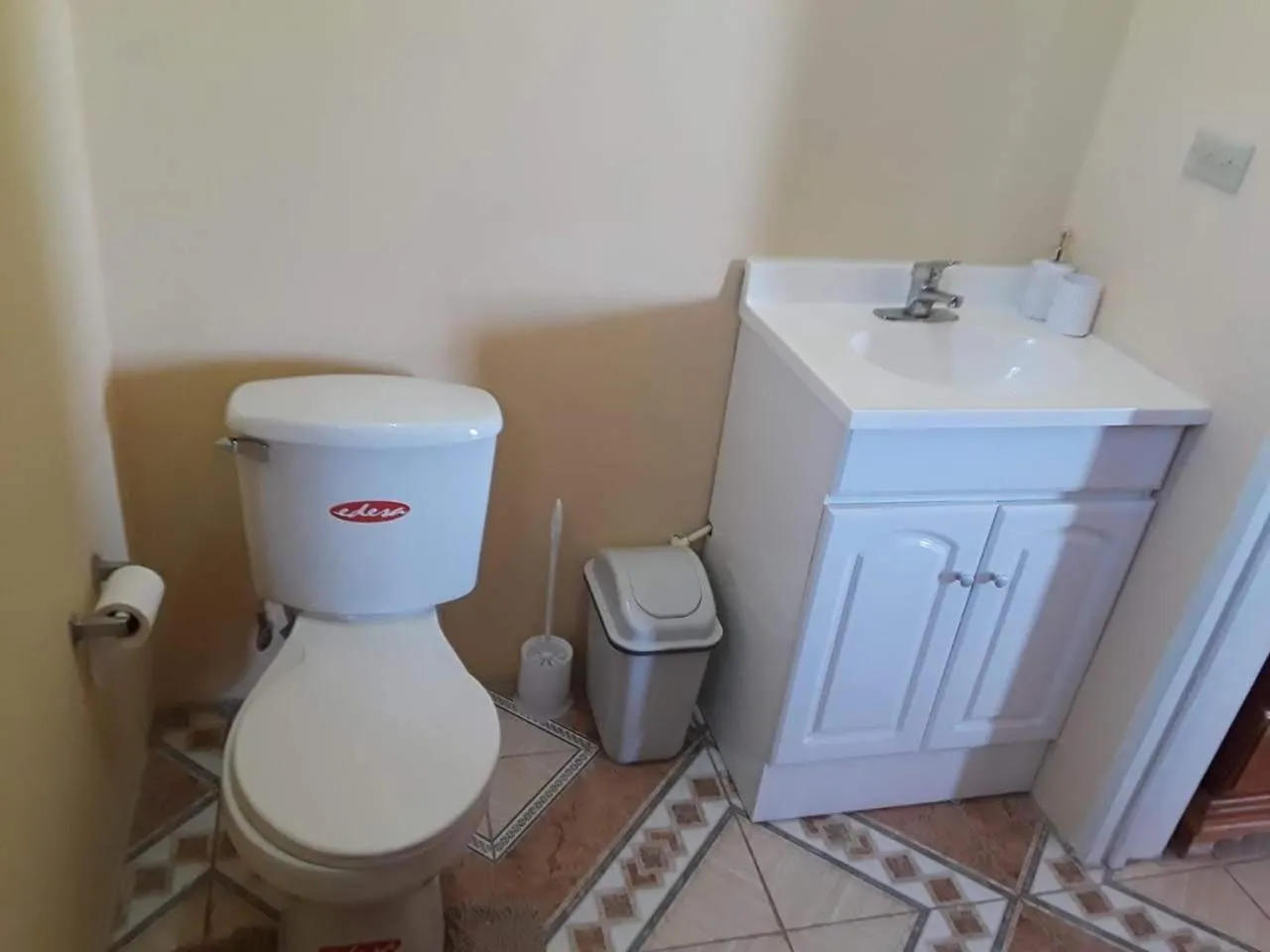 Bathroom in Bev's Rosevilla