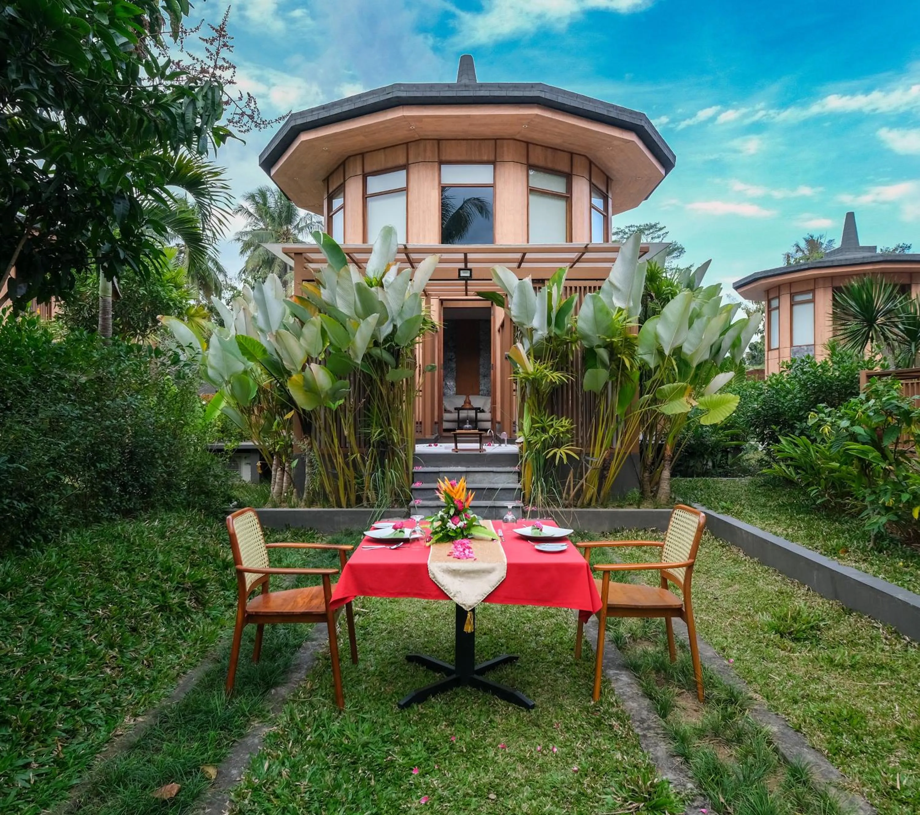 Garden in Hotel Le Temple Borobudur