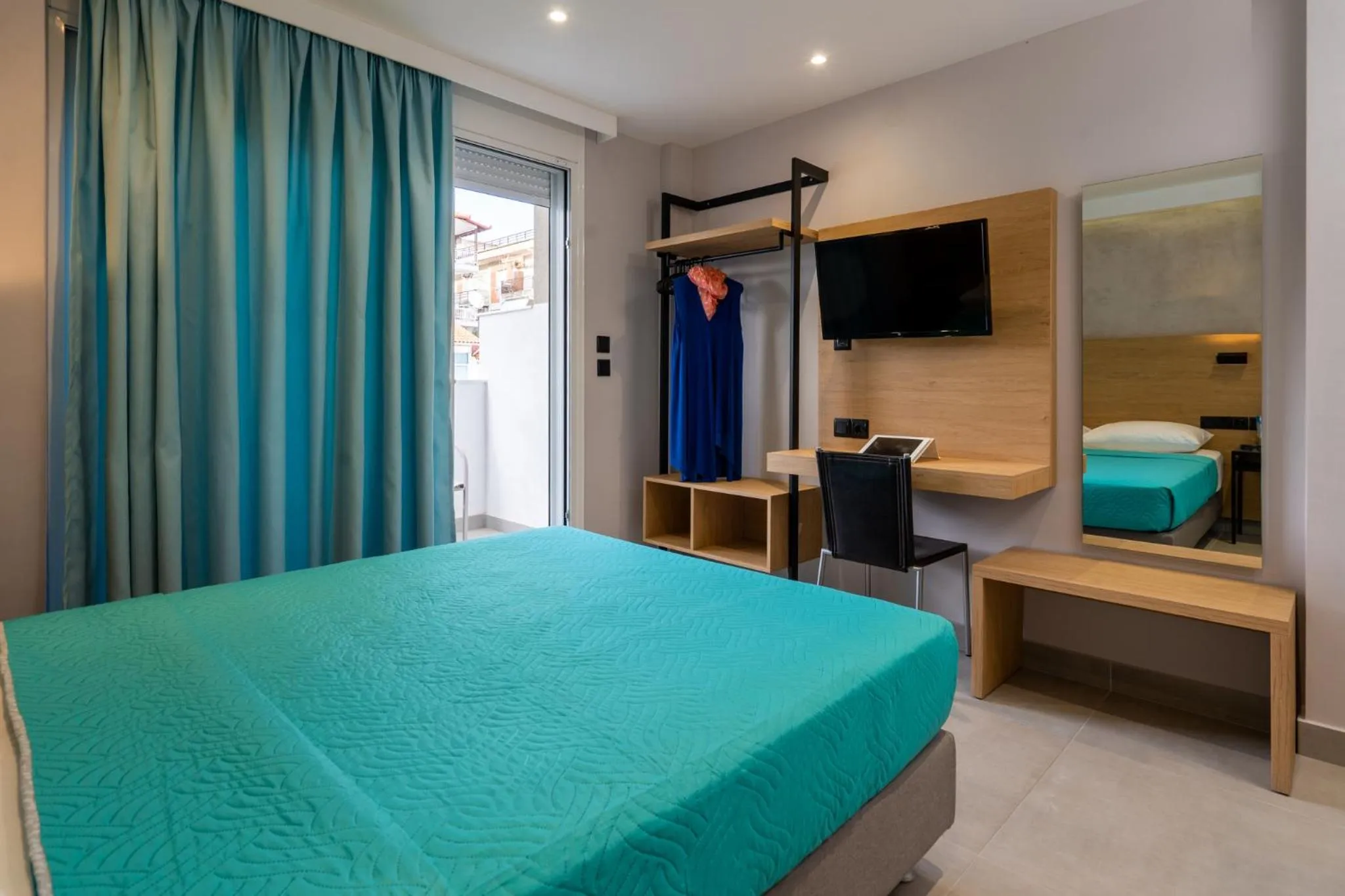 Photo of the whole room, Bed in Comfort Zefyros