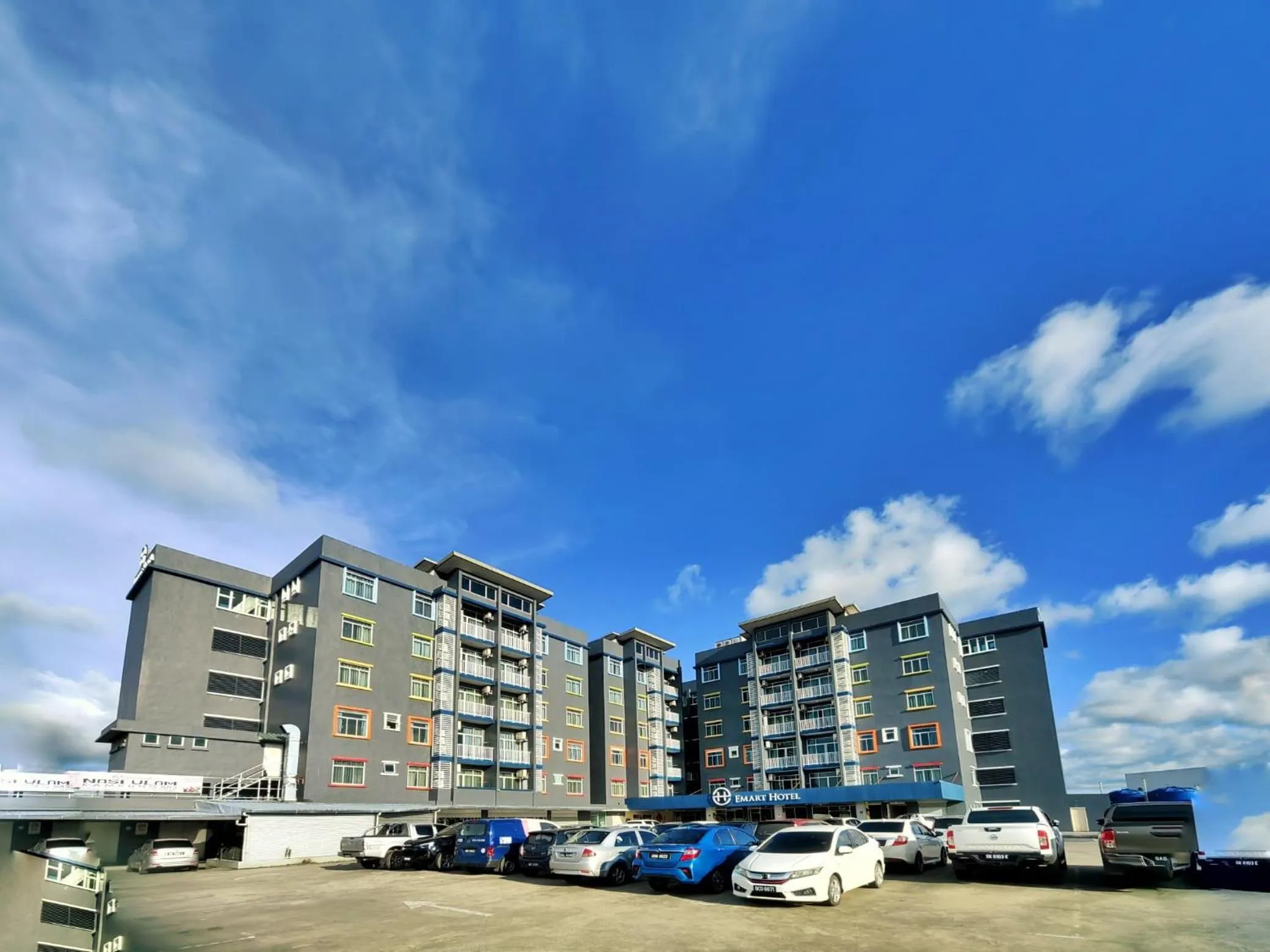 Property building in Emart Hotel (Riam)