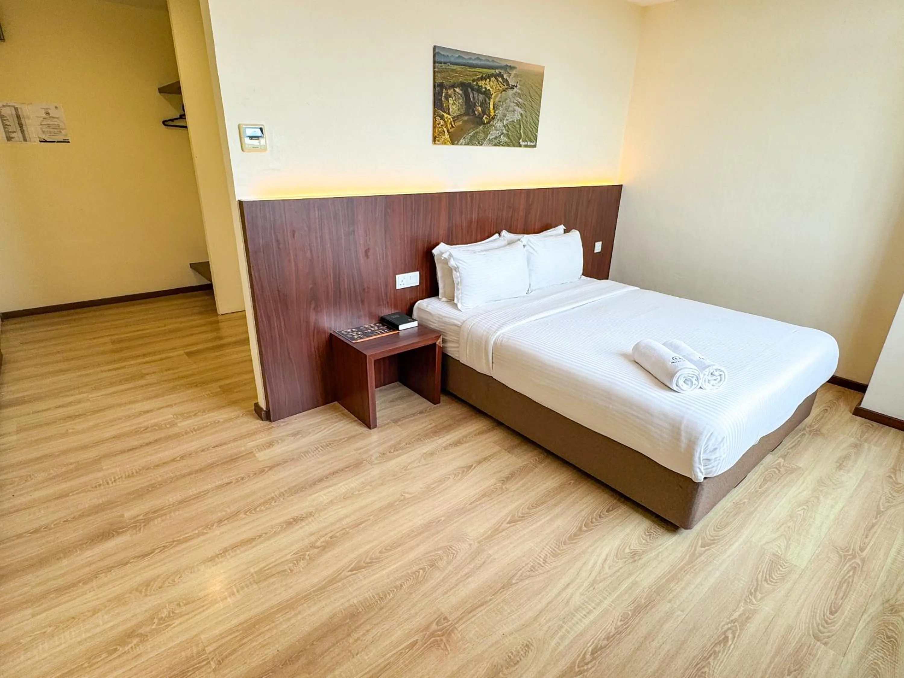 Bed in Emart Hotel (Riam)