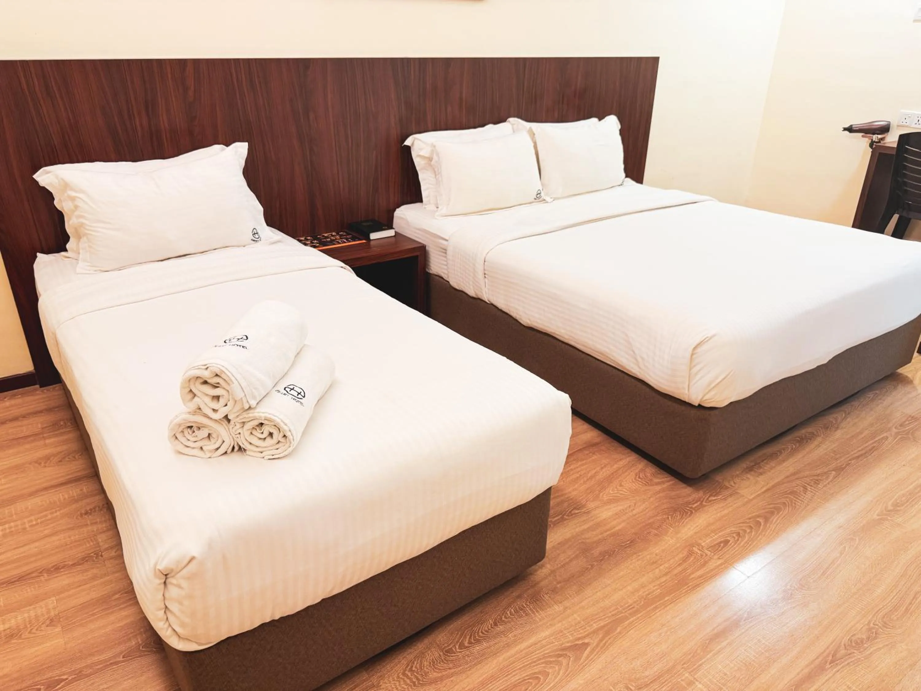 Bed in Emart Hotel (Riam)