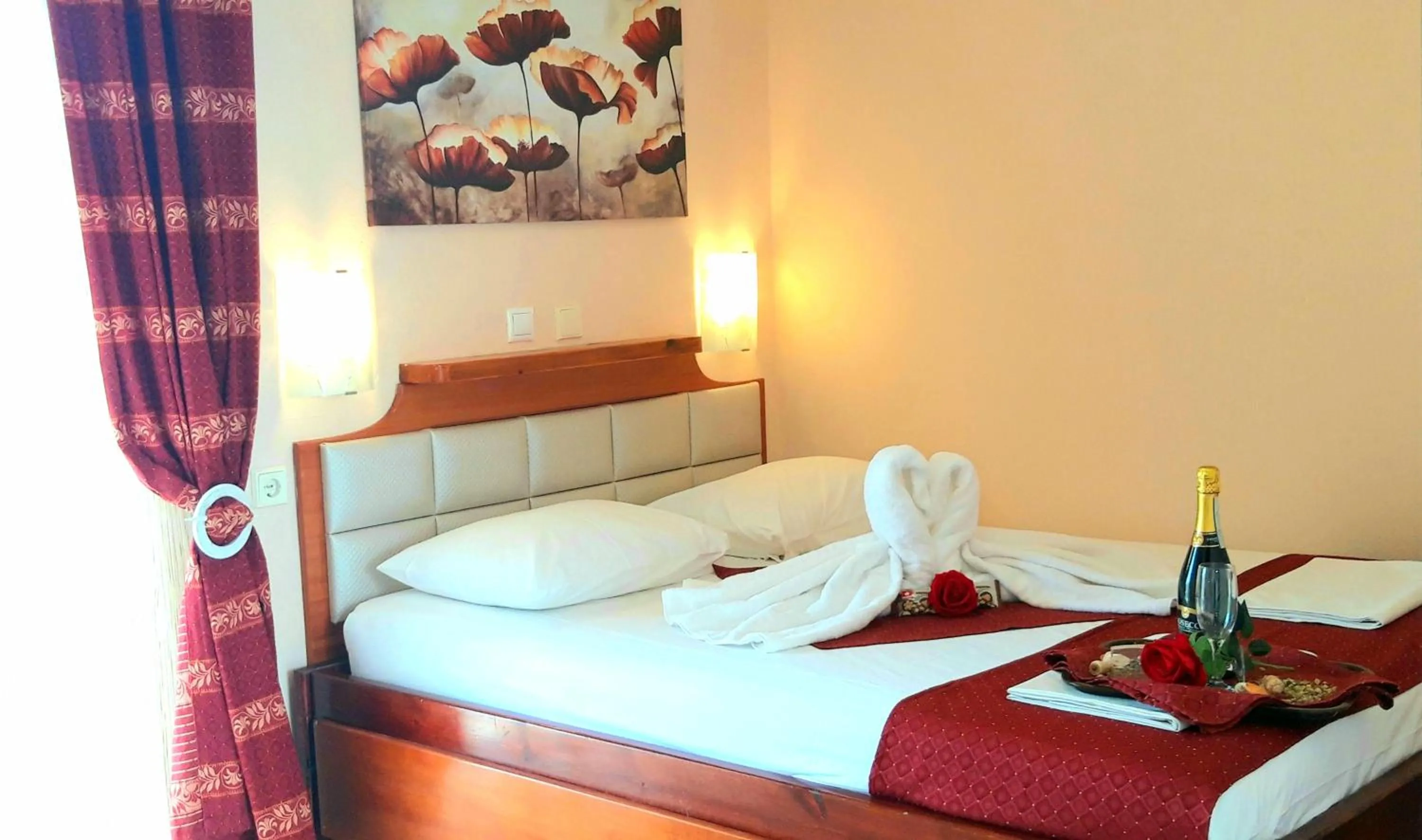 Bed in Apartmenthotel Sithon